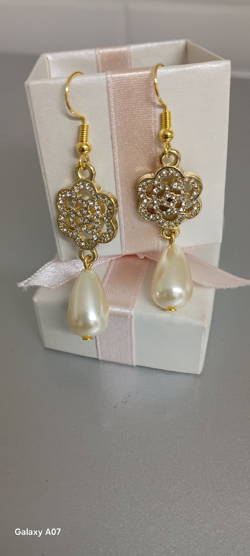 Gold Tone Pearl Drop Earrings with Crystal Flower Detail, Unbranded, One Size, Excellent condition — preloved on SilentSale®