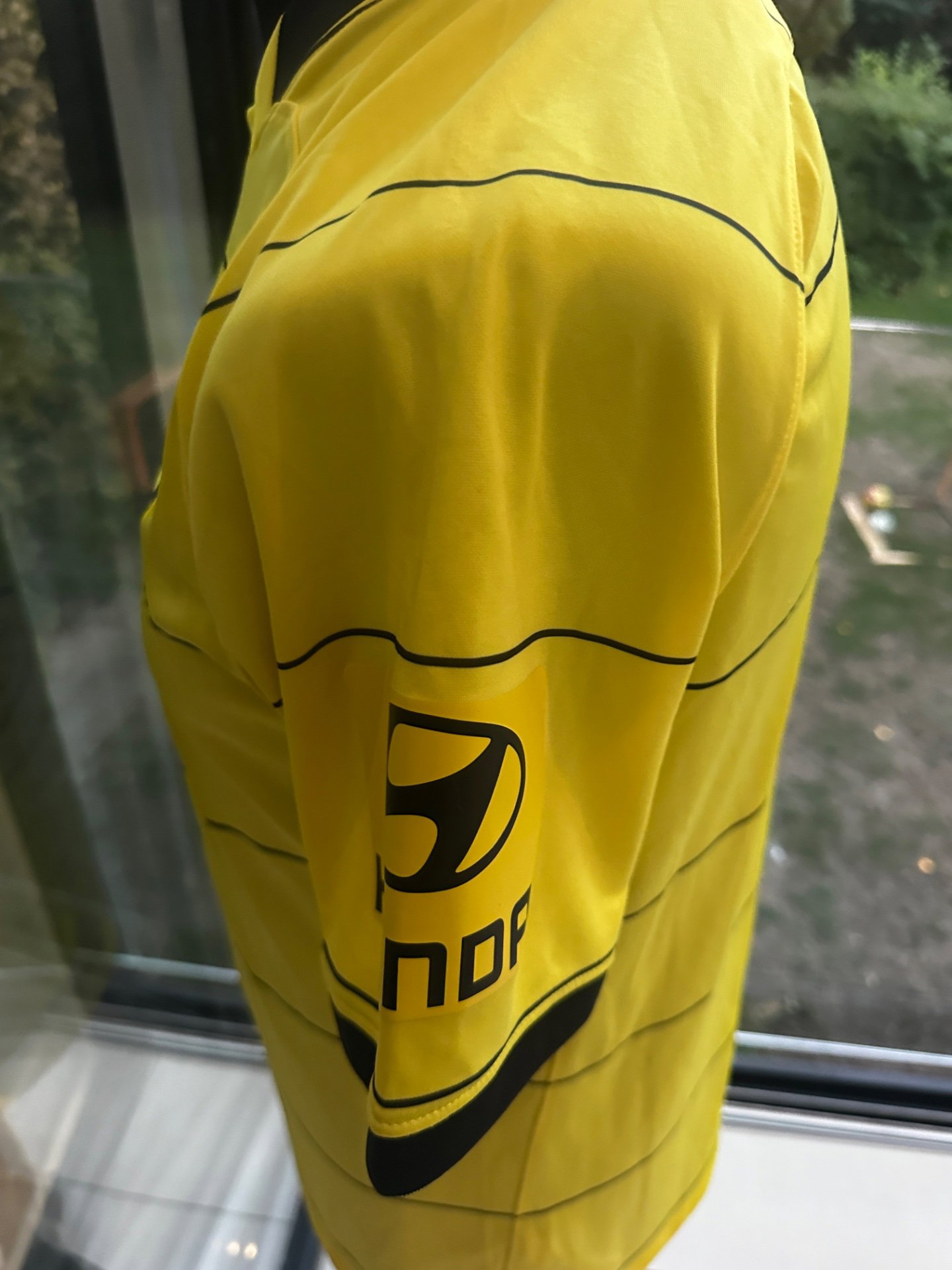 Chelsea away shirt M , Nike, M, Excellent condition — preloved on SilentSale®
