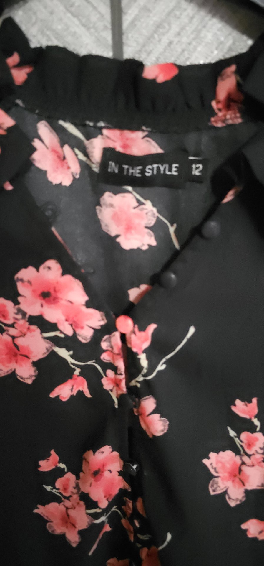 In The Style Black Floral Long Sleeve Blouse – UK 12, In The Style, 12, Excellent condition — preloved on SilentSale®