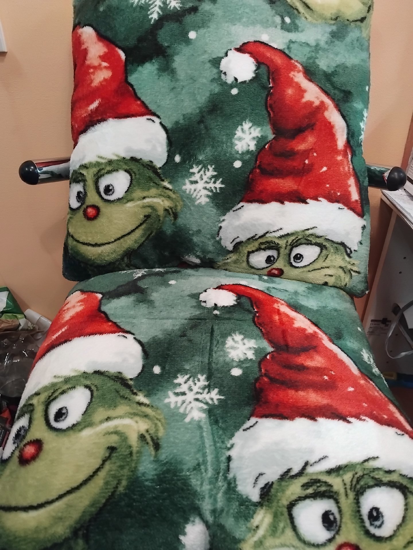 Christmas Grinch Soft Plush Cushions Set of 2, cotton king, Medium, New condition — preloved on SilentSale®