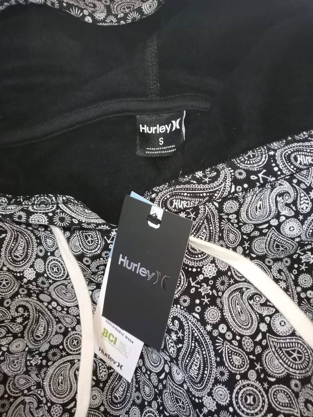 Hurley Black Paisley Print Hoodie – Size S, Hurley, S, New condition — preloved on SilentSale®