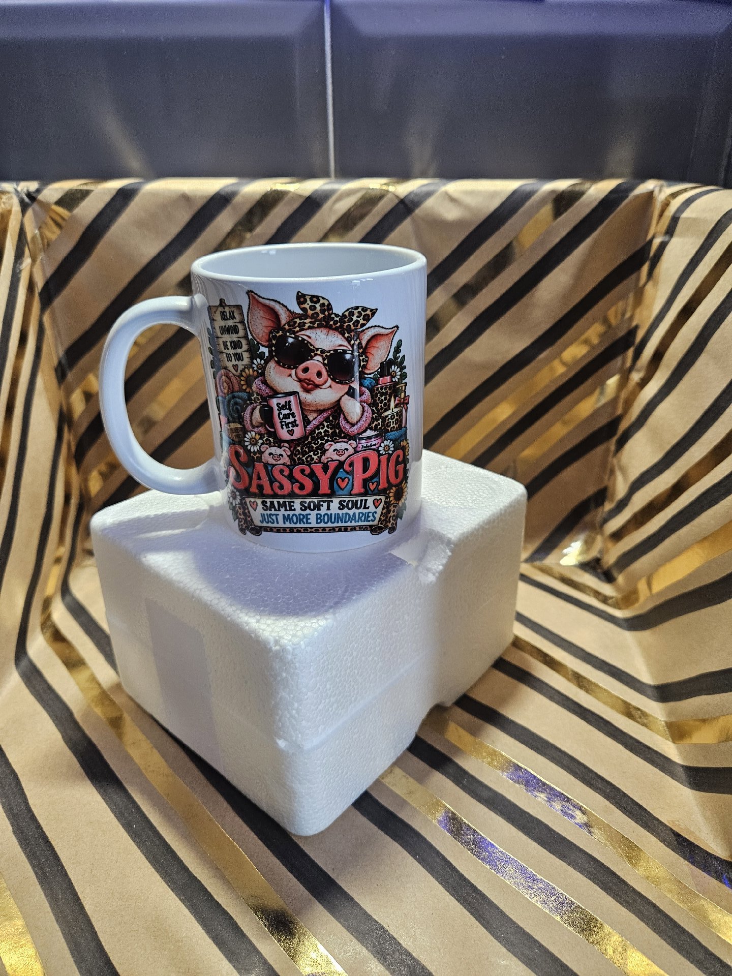 Sassy Pig Ceramic Mug with Humorous Print, Unbranded, One Size, New condition — preloved on SilentSale®