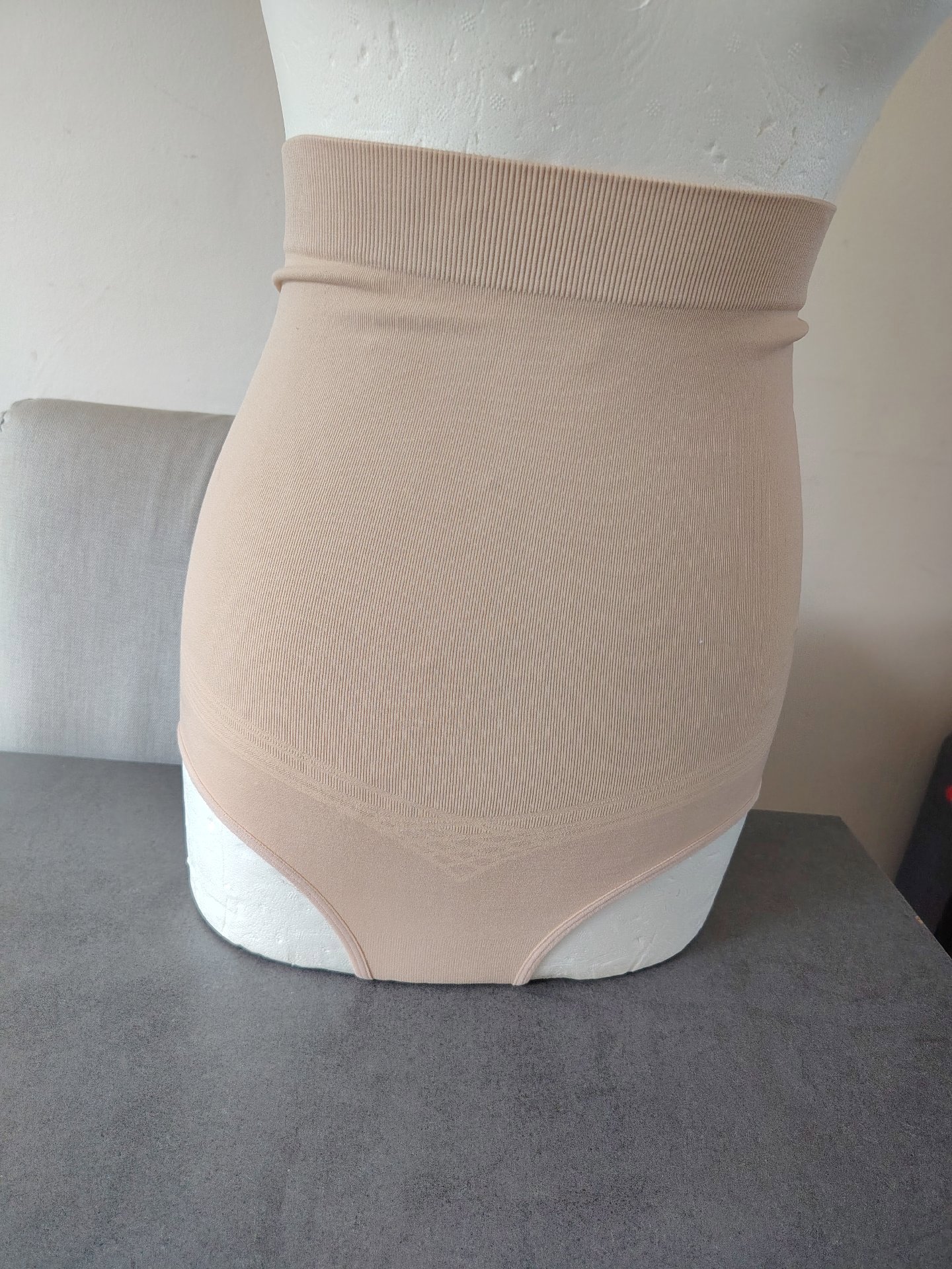 Women's High Waisted, Uniqlo, XL, New condition — preloved on SilentSale®