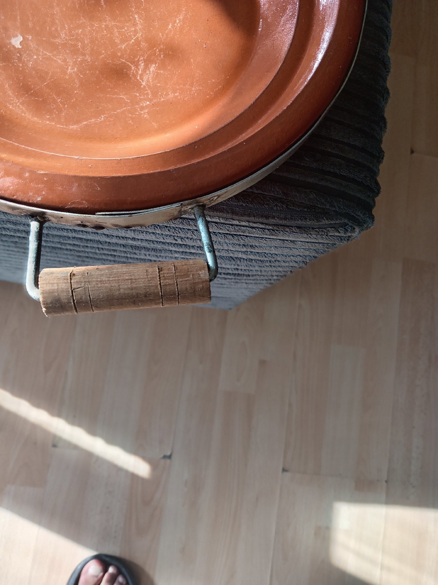 Terracotta Clay Tagine Pot with Wooden Handles, Unbranded, One Size, Like New condition — preloved on SilentSale®
