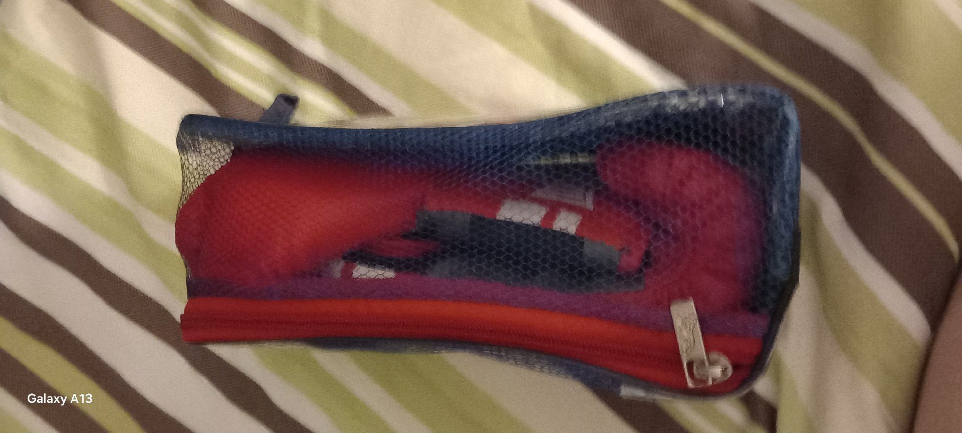 Lonsdale Junior Contender Boxing Gloves Red, Lonsdale, Junior, Excellent condition — preloved on SilentSale®