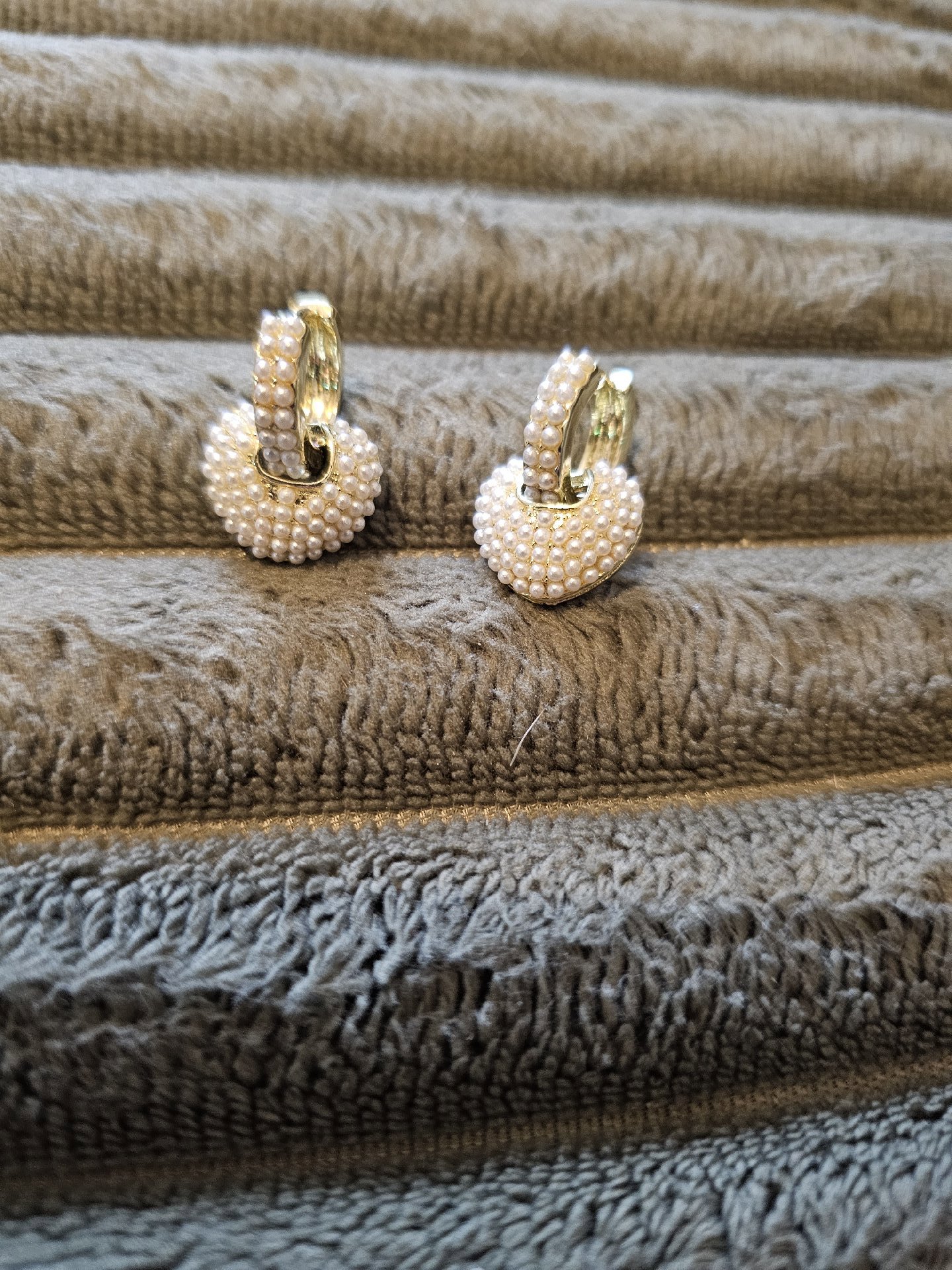 Pearl Beaded Hoop Earrings, Unbranded, One Size, New condition — preloved on SilentSale®