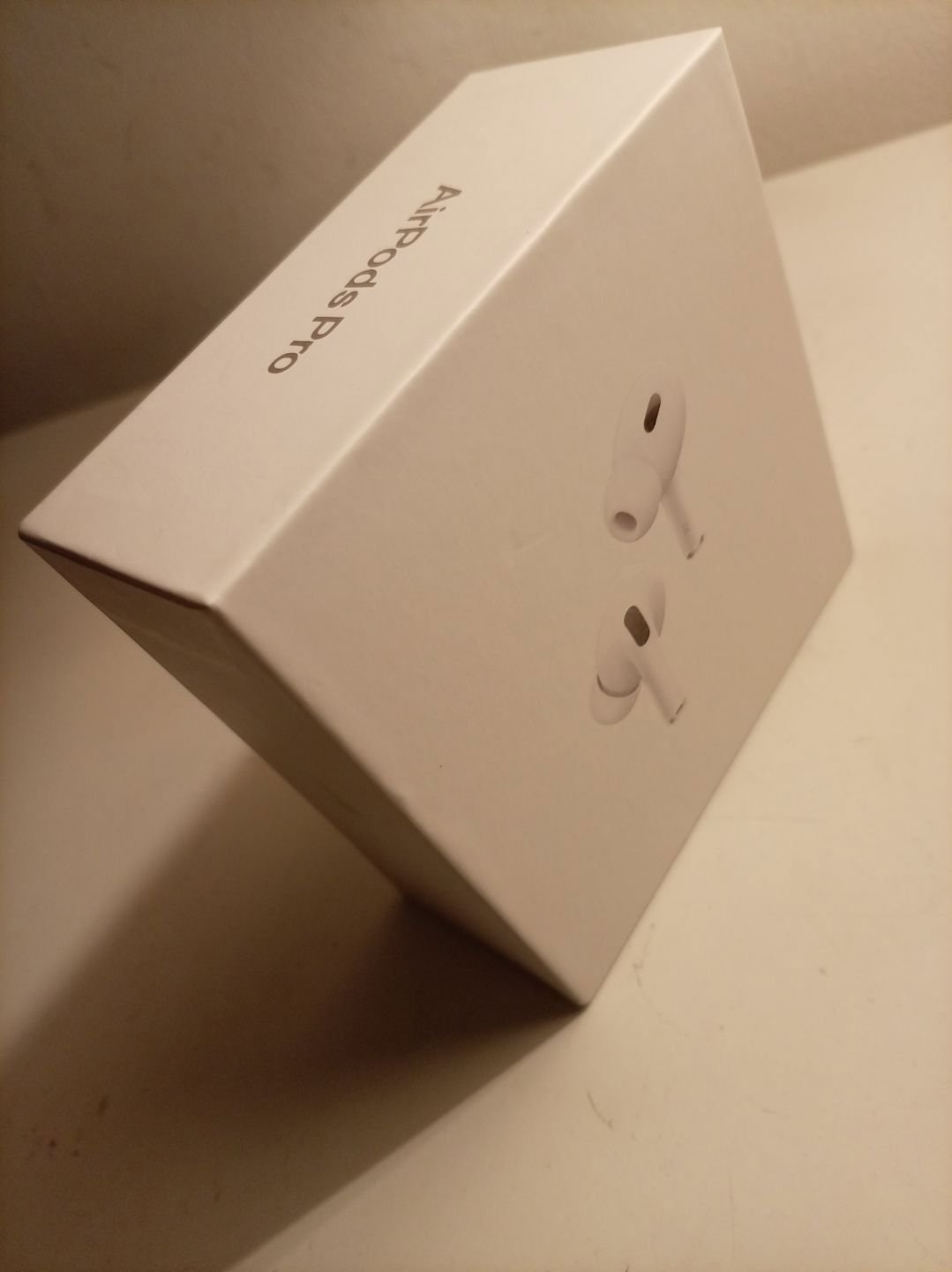 Airpods 2nd gen , Apple, One Size, New condition — preloved on SilentSale®