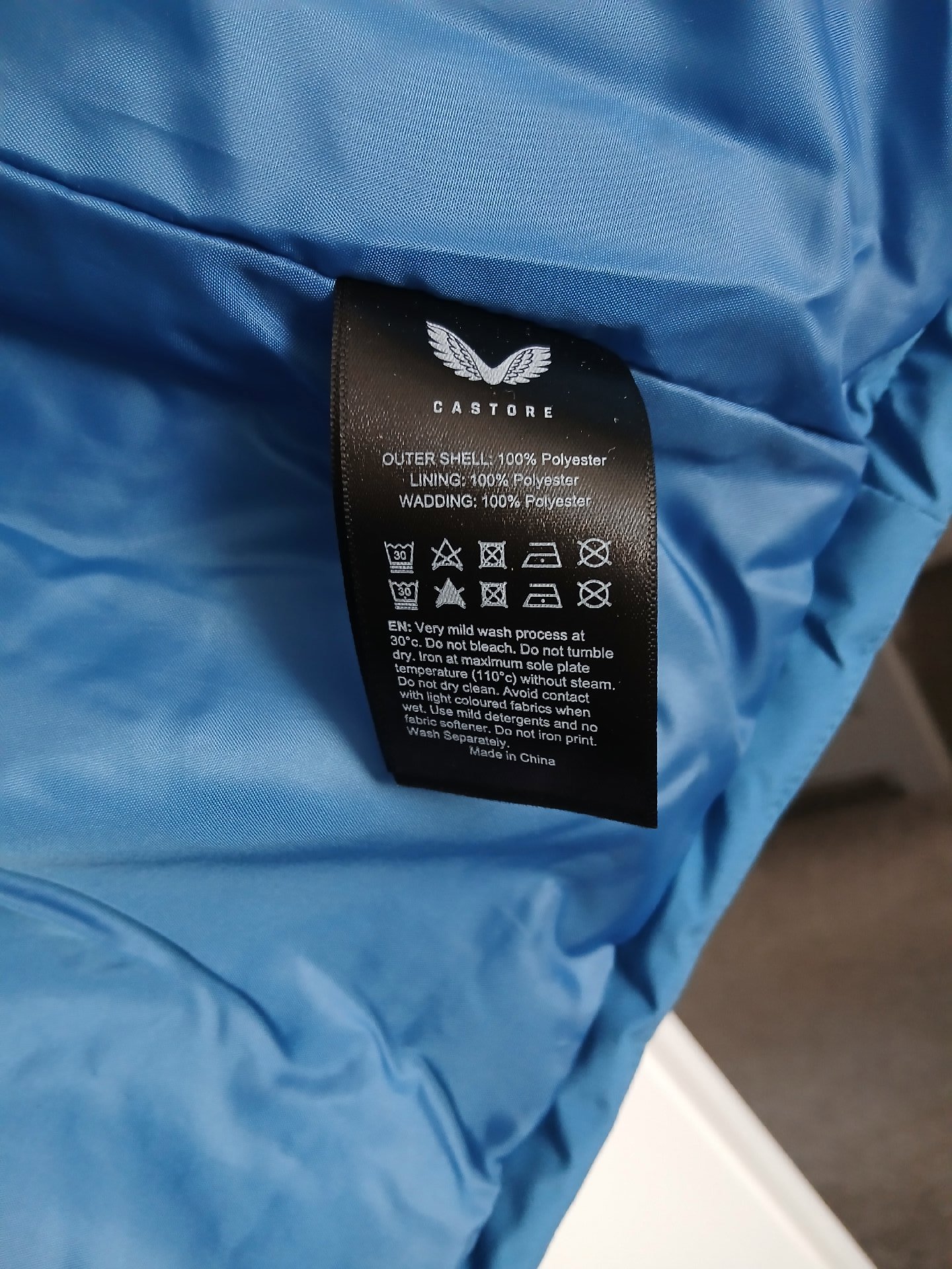Jaket Men's , Castore, M, New condition — preloved on SilentSale®