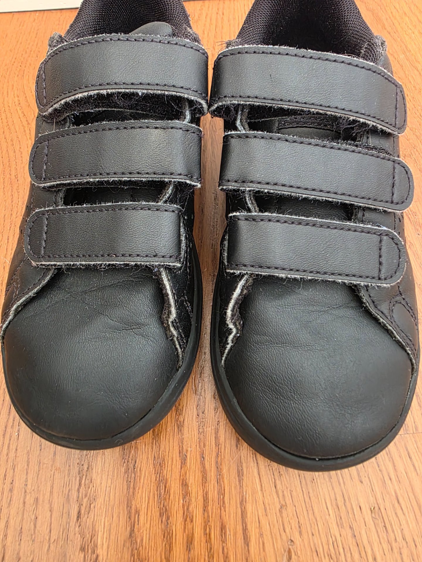 Adidas Black Velcro Trainers - Kids UK 13Size, Adidas, 13, Good condition — preloved on SilentSale®