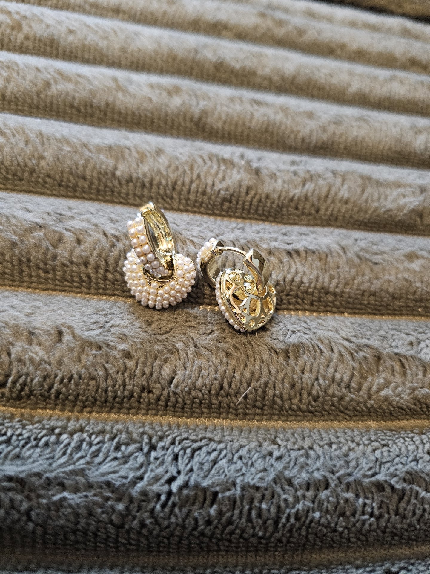 Pearl Beaded Hoop Earrings, Unbranded, One Size, New condition — preloved on SilentSale®
