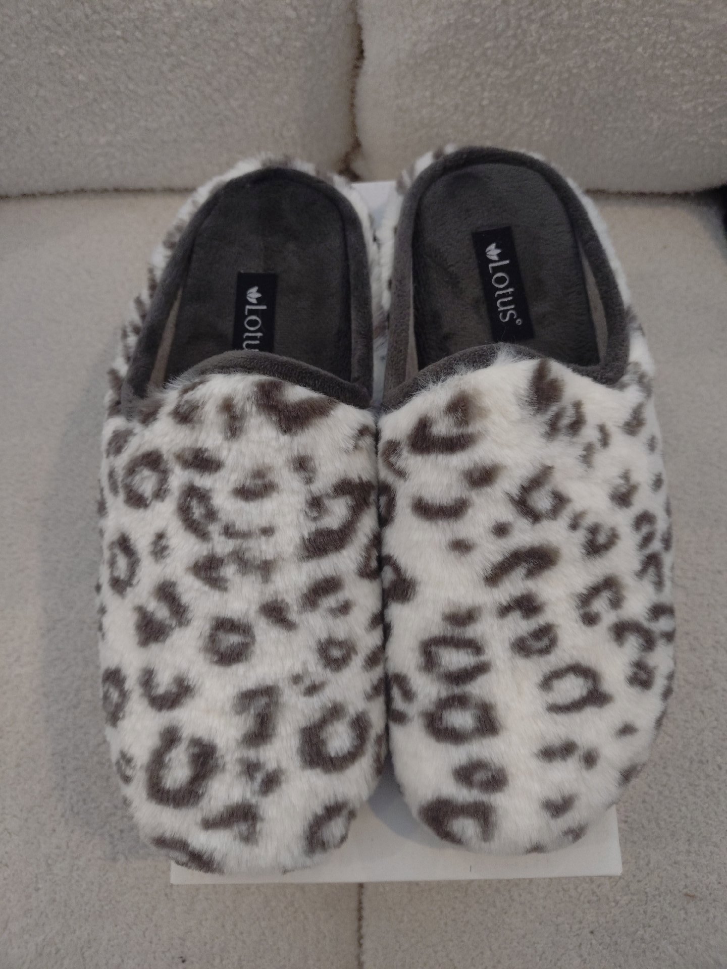 Lotus White Leopard Print Slippers – UK 7, Lotus, 7, New condition — preloved on SilentSale®