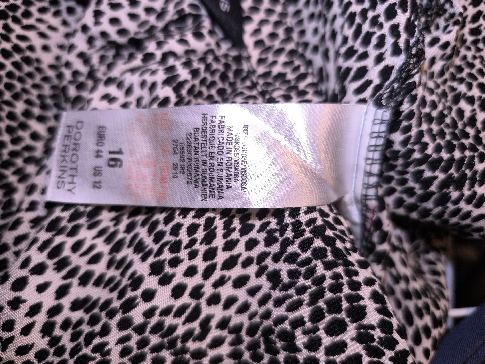 Dorothy Perkins Black and White Printed Blouse – UK 16, Dorothy Perkins, 16, Like New condition — preloved on SilentSale®