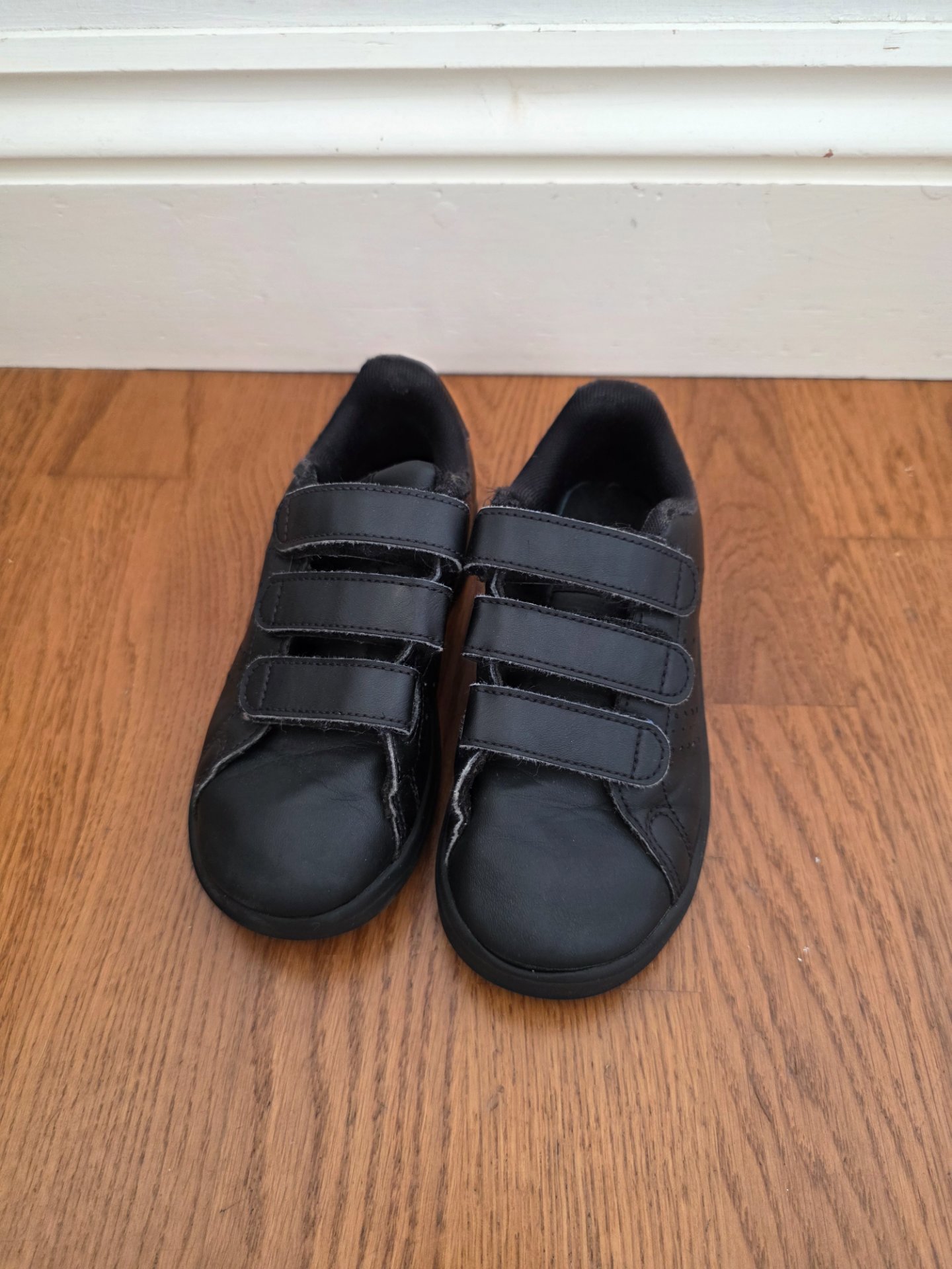 Adidas Black Velcro Trainers - Kids UK 13Size, Adidas, 13, Good condition — preloved on SilentSale®