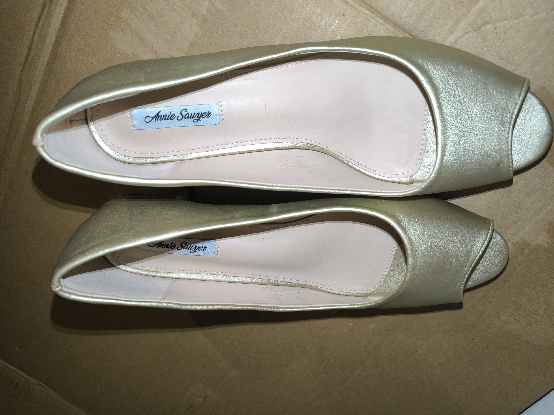 Annie Sawyer Gold Peep Toe Low Heel Shoes – Size 8, Annie Sawyer, 8, Excellent condition — preloved on SilentSale®