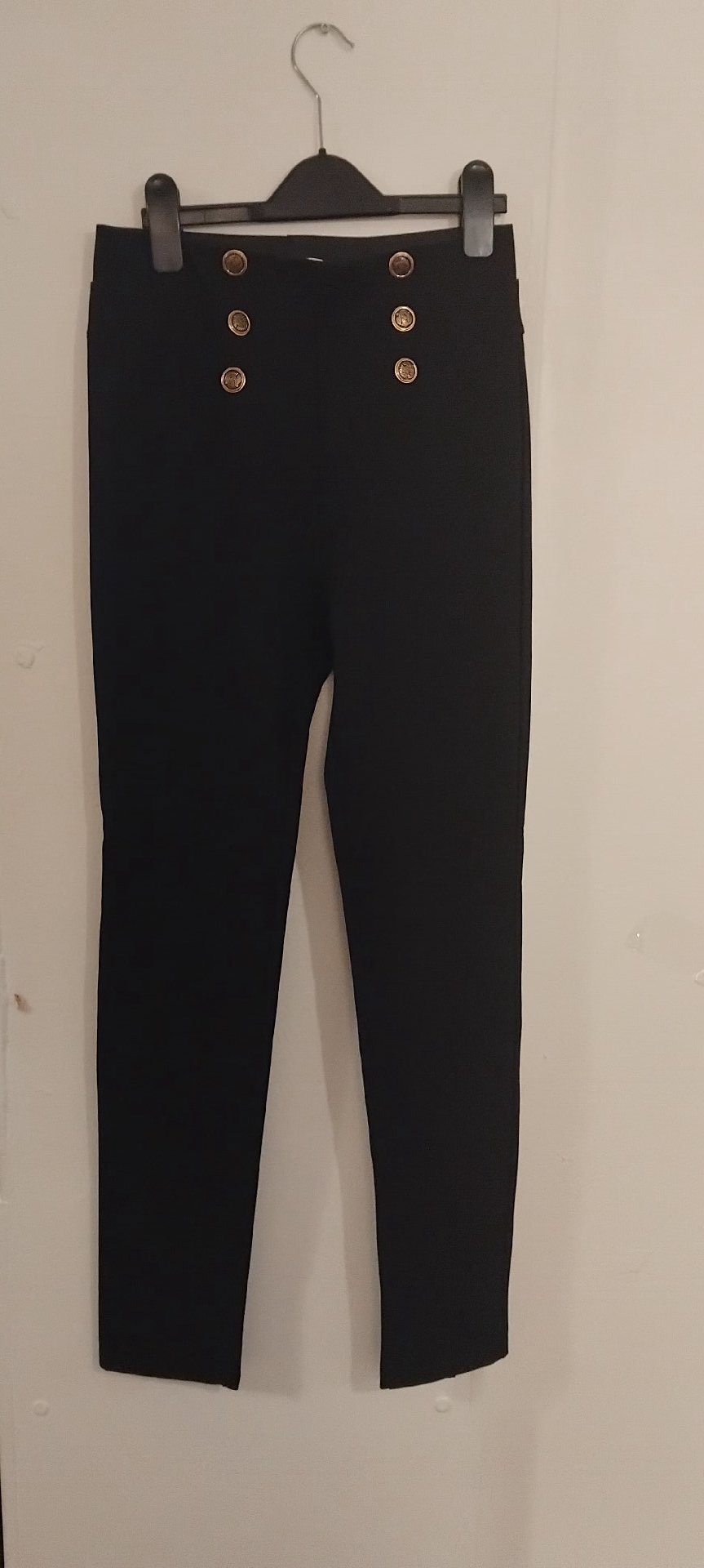 Black High Waist Leggings with Gold Button Detail – ML, Serein, ML, New condition — preloved on SilentSale®