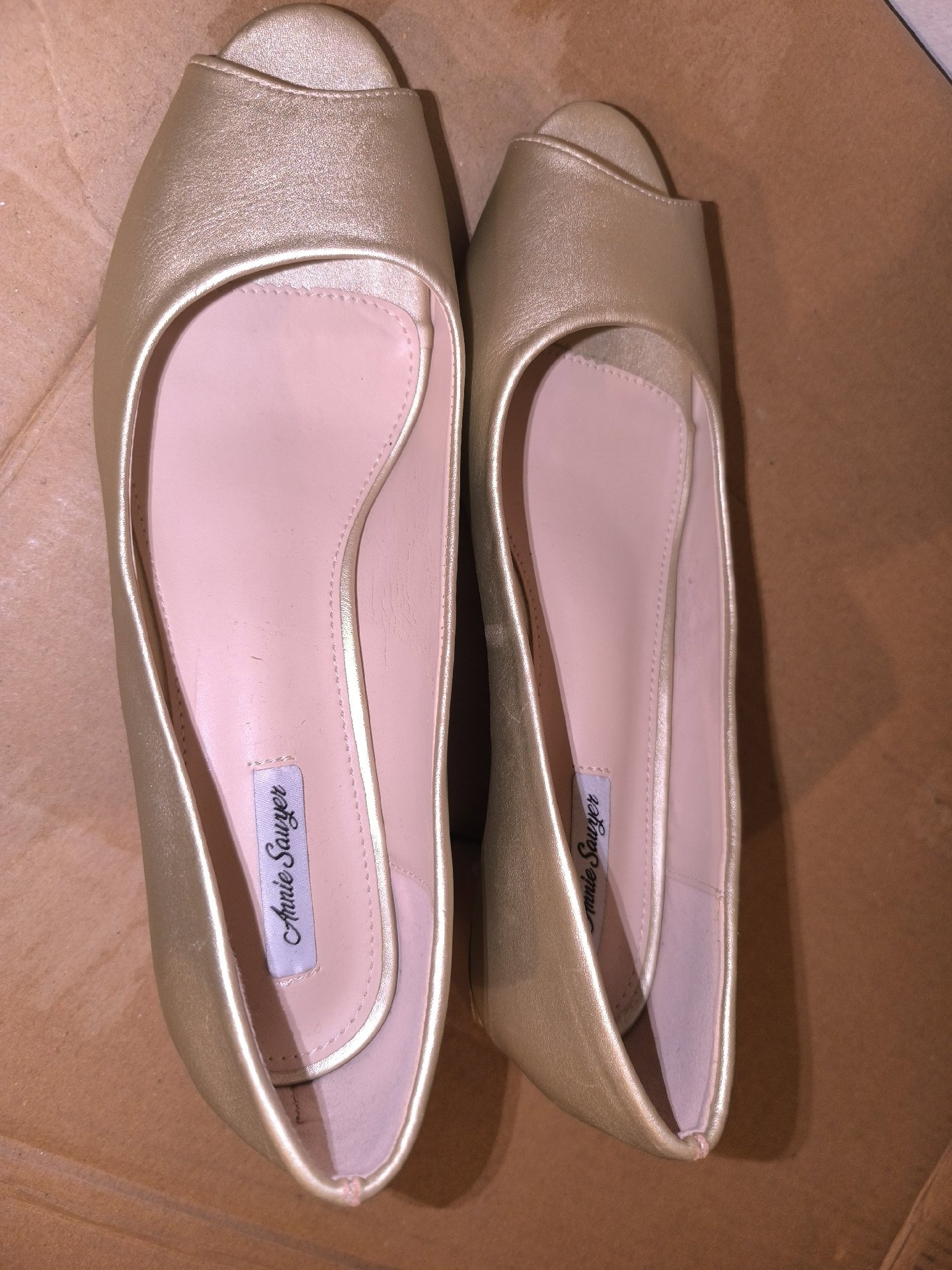 Annie Sawyer Gold Peep Toe Low Heel Shoes – Size 8, Annie Sawyer, 8, Excellent condition — preloved on SilentSale®
