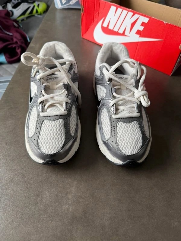 Nike V5 rnr uk 3.5, Nike, 3.5, New condition — preloved on SilentSale®