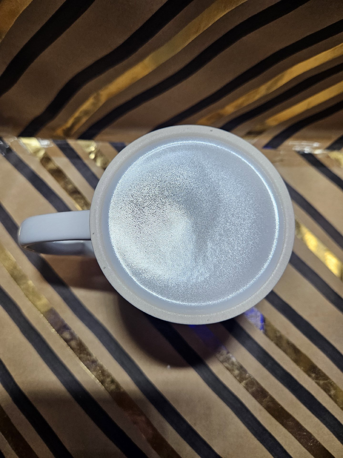 White Ceramic Mug with Heart Handle and Puzzle Design, Unbranded, One Size, New condition — preloved on SilentSale®