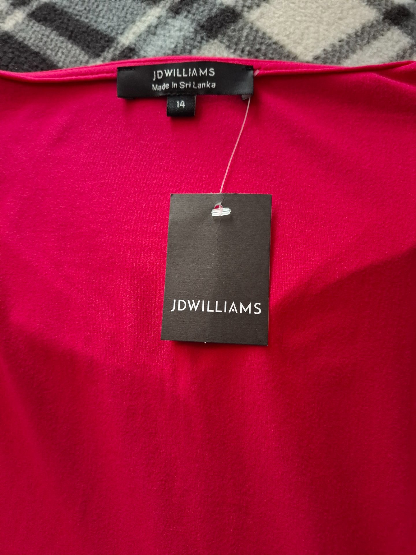 JD Williams Raspberry V-Neck Midi Dress – Size 14, JD Williams, 14, New condition — preloved on SilentSale®