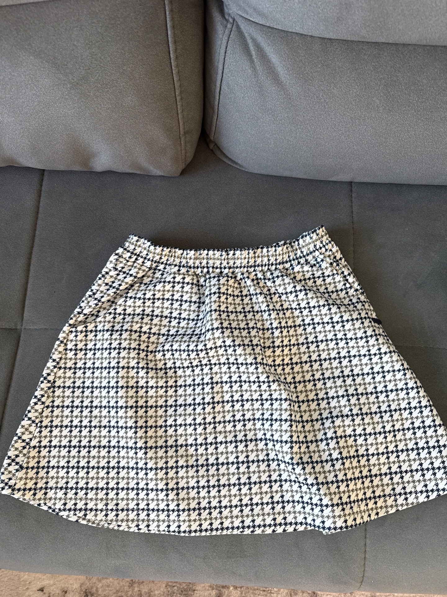  A-Line girls Skirt 8-9years, Le Chic, 9 years, Excellent condition — preloved on SilentSale®