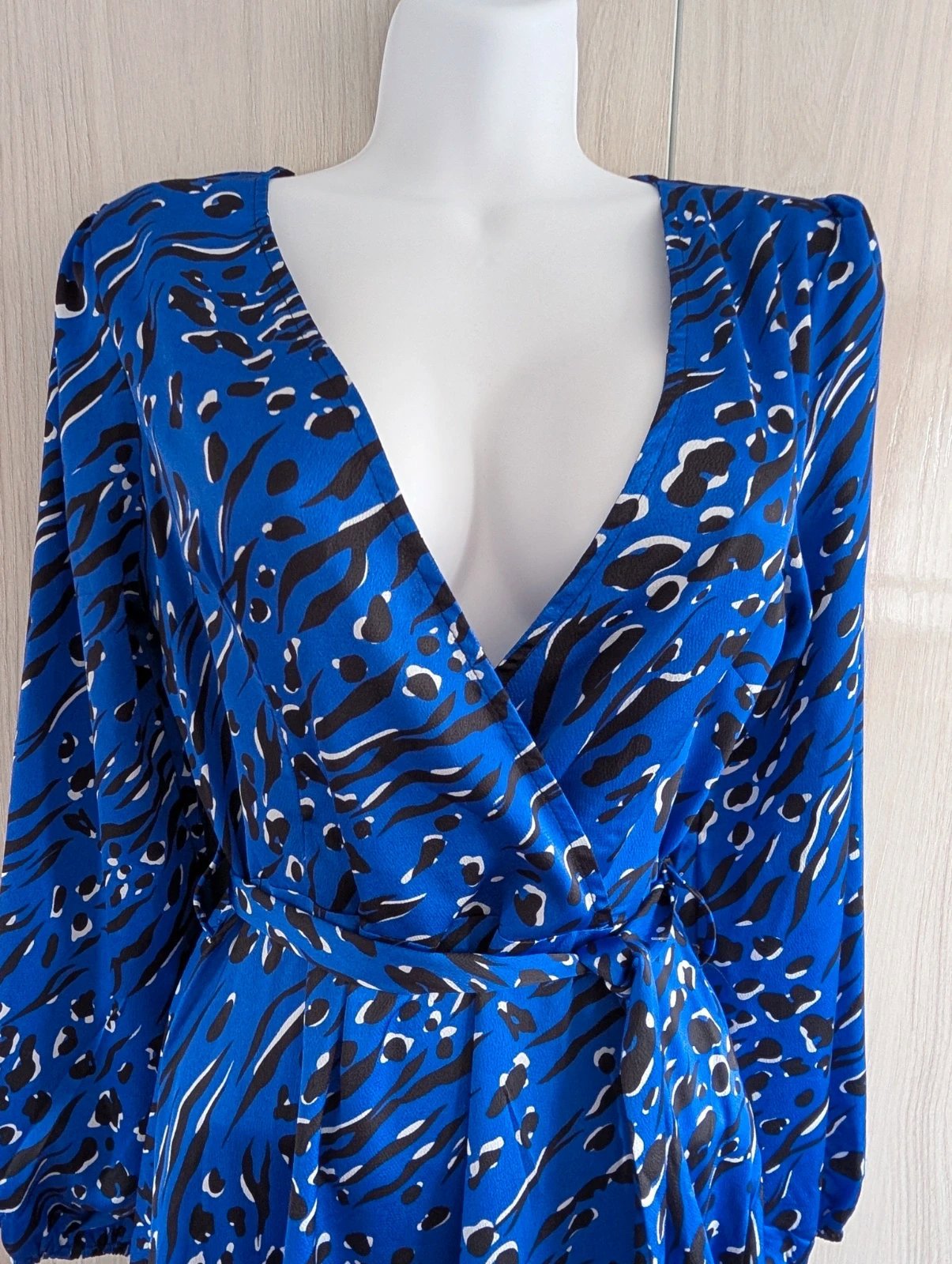 Quiz Party, Evening Dress Size 8, Quiz, 8, New condition — preloved on SilentSale®