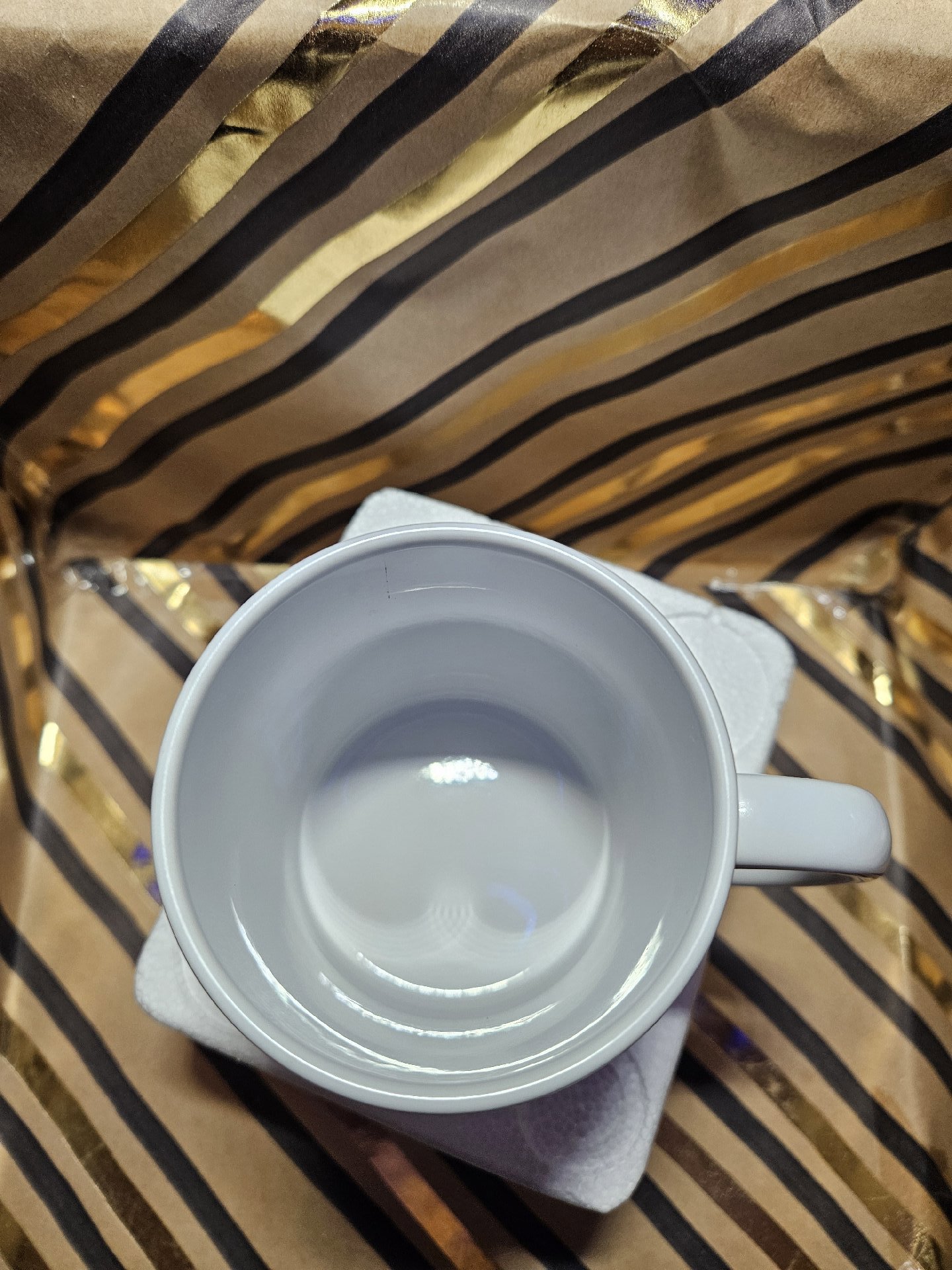 Ceramic Mug with Dog and Bird Print, Unbranded, One Size, New condition — preloved on SilentSale®
