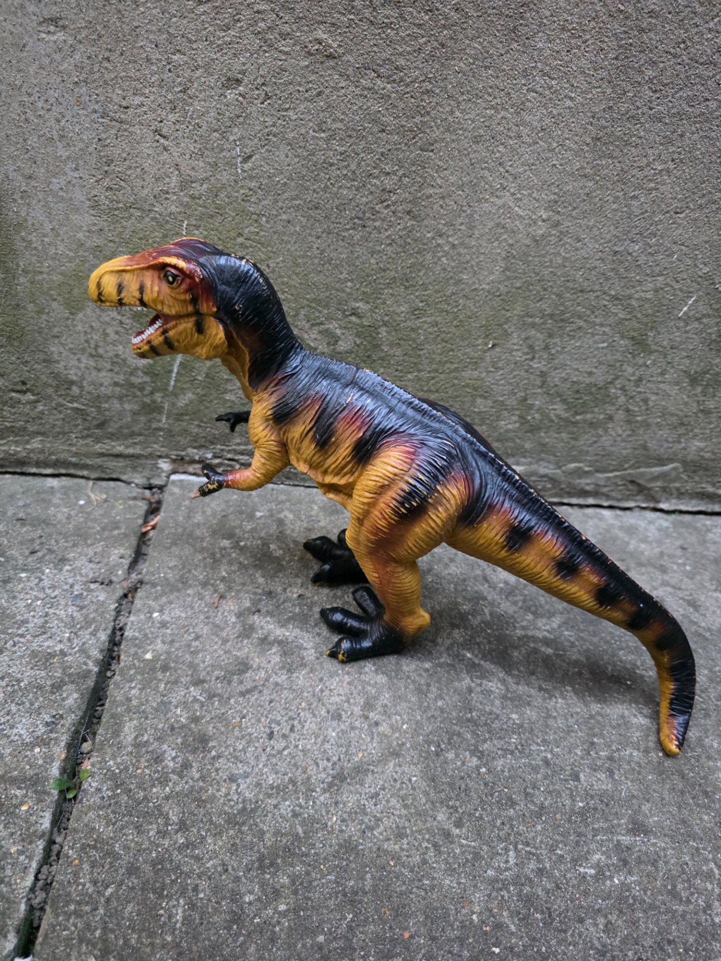 Realistic Dinosaur Toy Figure, Realistic, 2 years, Excellent condition — preloved on SilentSale®