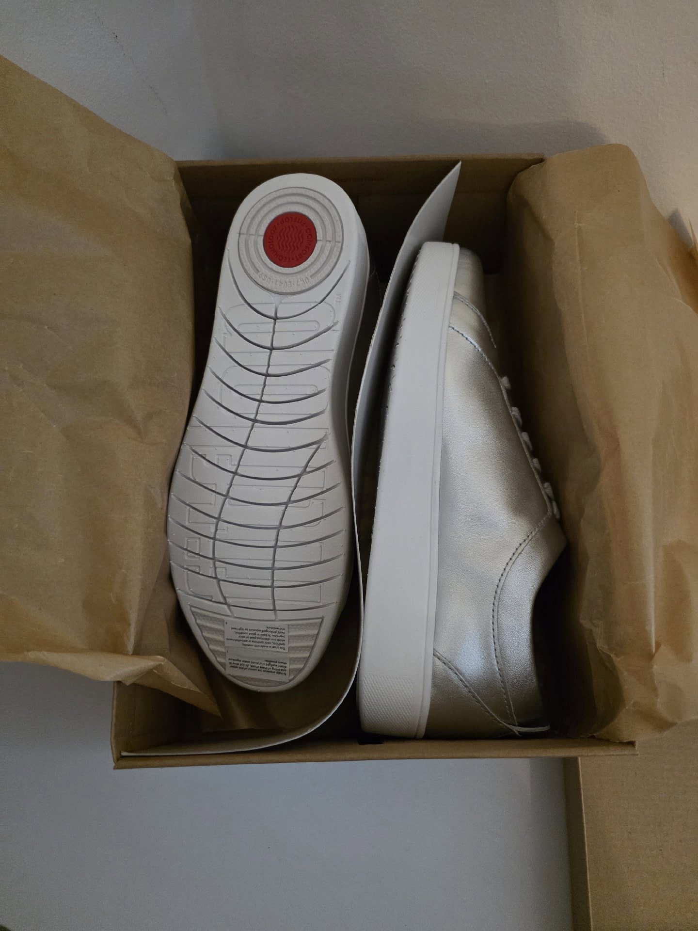 FitFlop Silver Leather Lace-Up Trainers, FitFlop, 7, New condition — preloved on SilentSale®