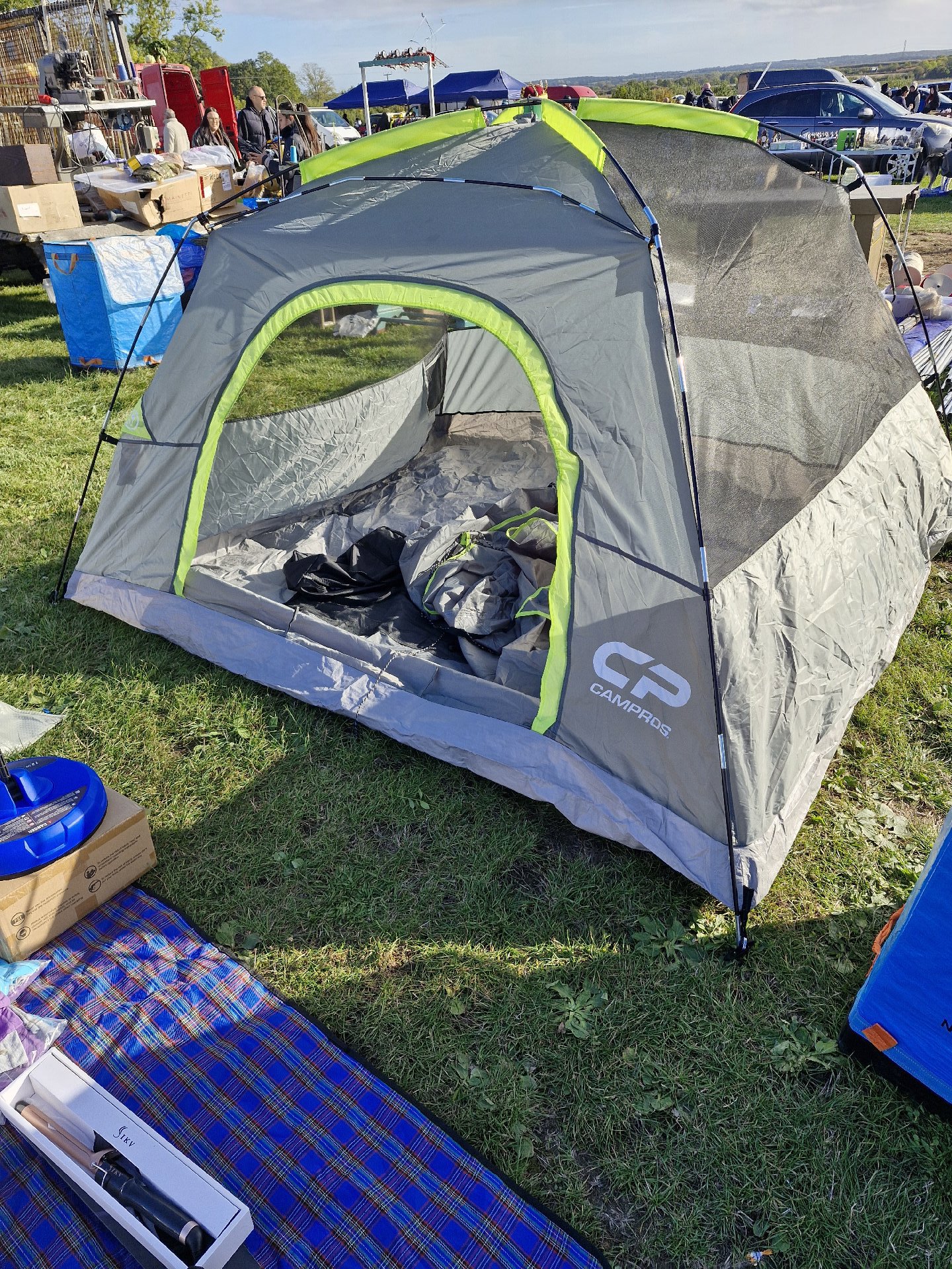 Campro Family Cabin Dome Tent 8ft x 7ft x 50in, Campro, One Size, Excellent condition — preloved on SilentSale®