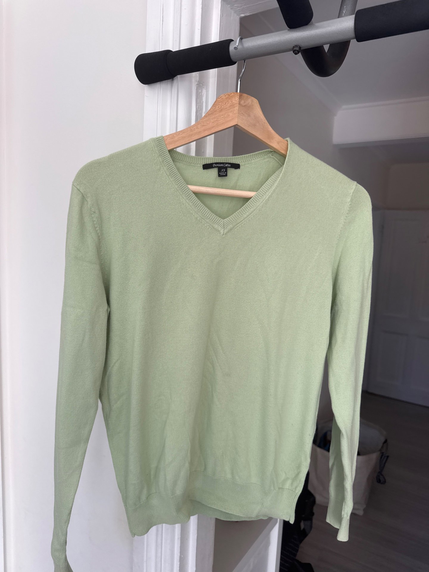 Green V-Neck Jumper, Unbranded, XS, Excellent condition — preloved on SilentSale®