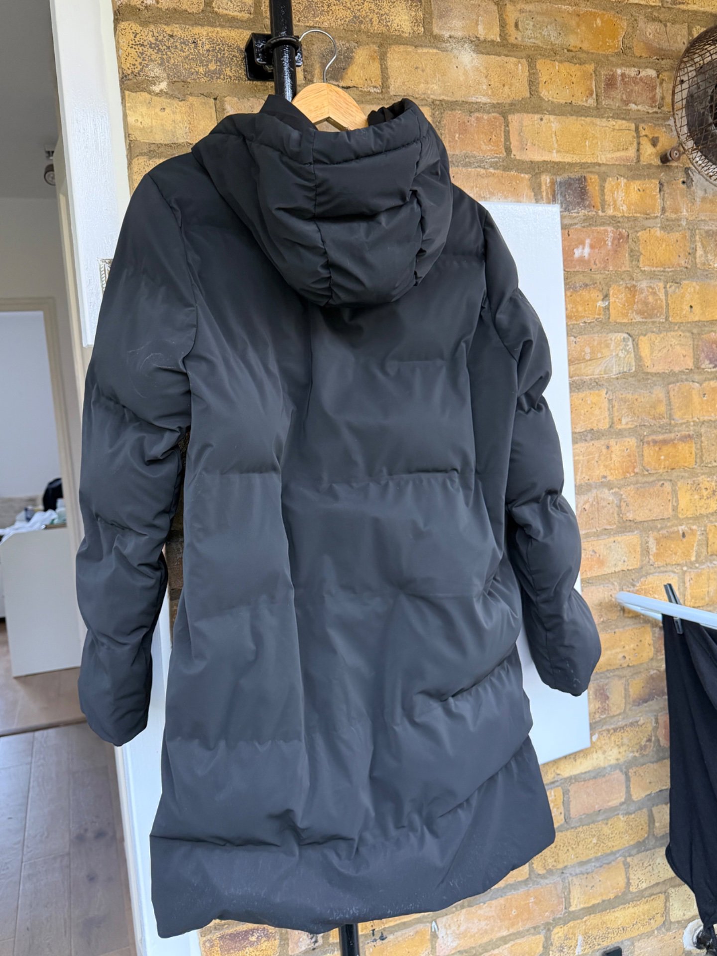 Zara Puffer Jacket – Pre-owned, Zara, 12, Excellent condition — preloved on SilentSale®