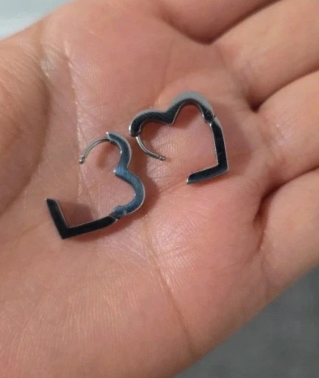 Silver Heart hoops, Unbranded, One Size, New condition — preloved on SilentSale®