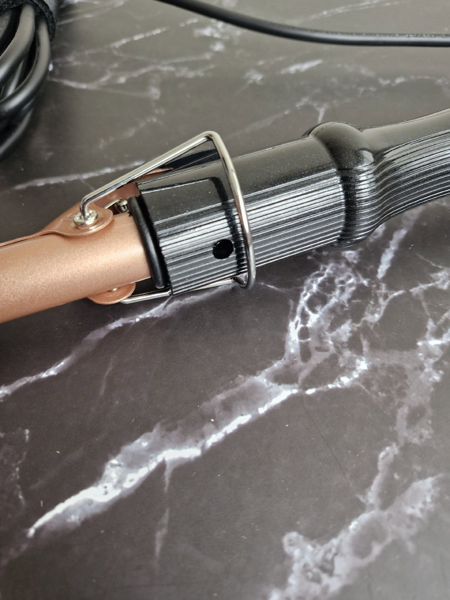 IKV Black Gold Curling Iron 3/4 Inch 19mm, Ikv, 3/4 inch 19mm, New condition — preloved on SilentSale®