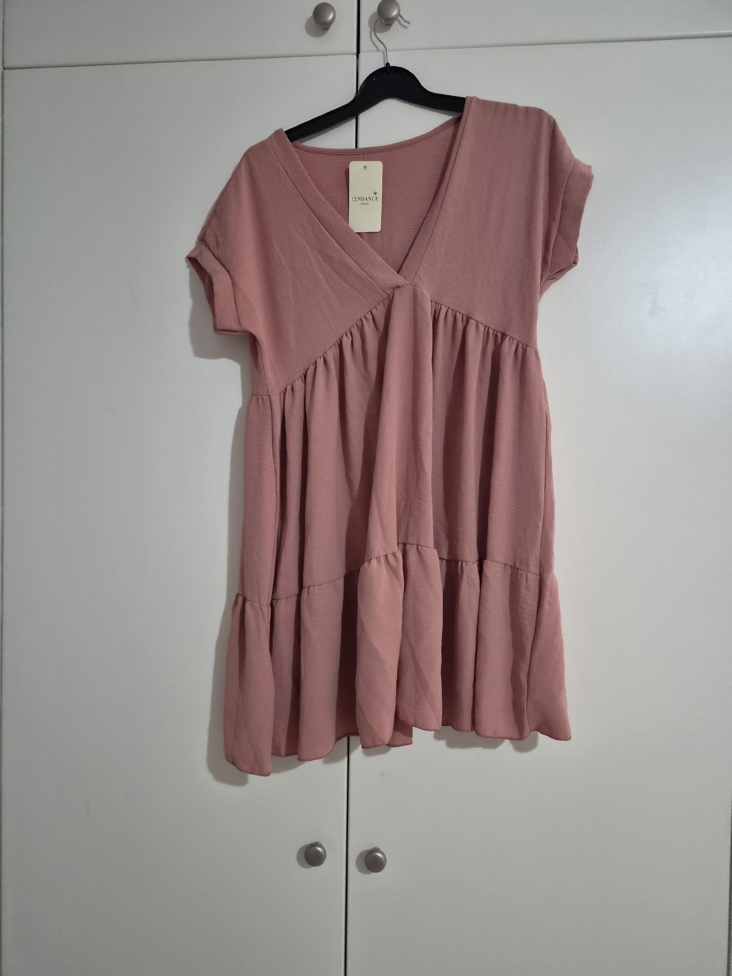 Monki Pink Tiered V-Neck Dress – Size 14, Monki, 14, New condition — preloved on SilentSale®