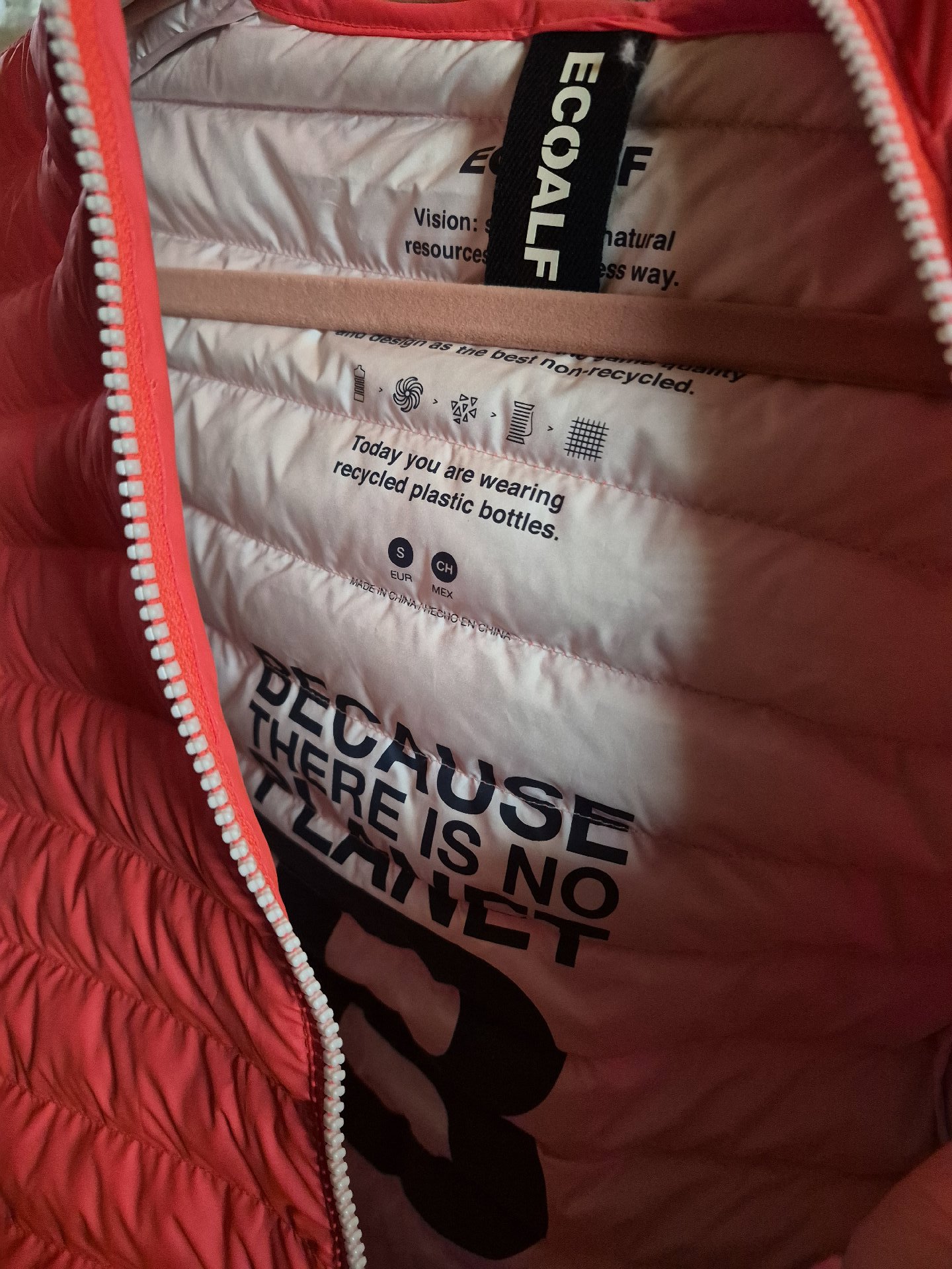 Ecoalf Red Lightweight Puffer Jacket – Size S, Ecoalf, S, New condition — preloved on SilentSale®