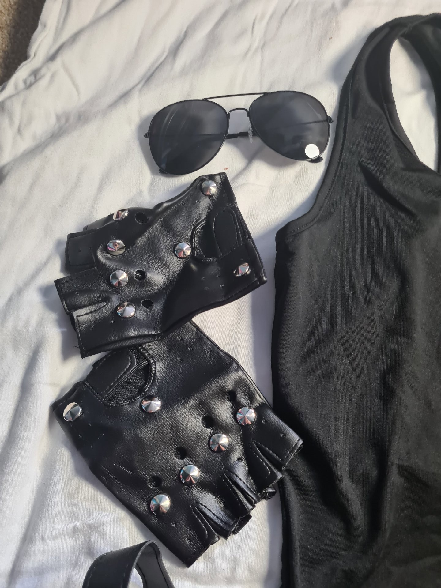 Black Sleeveless Crop Top with Studded Gloves and Harness Belt, Other, 10, New condition — preloved on SilentSale®