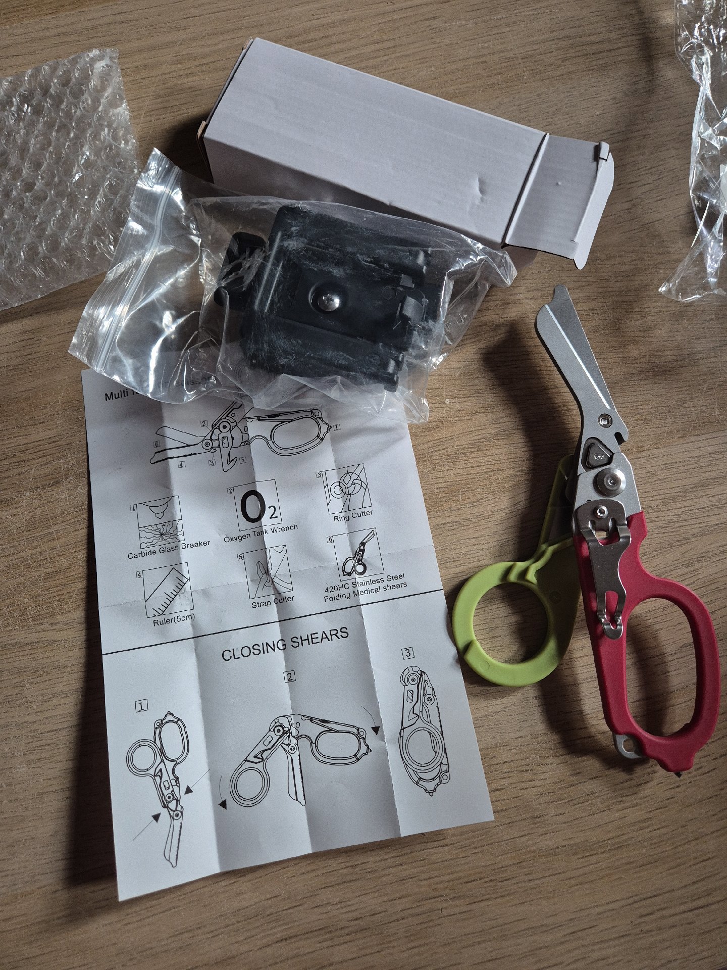 Multi-Function Emergency Rescue Shears Scissors, Unbranded, Medium, New condition — preloved on SilentSale®
