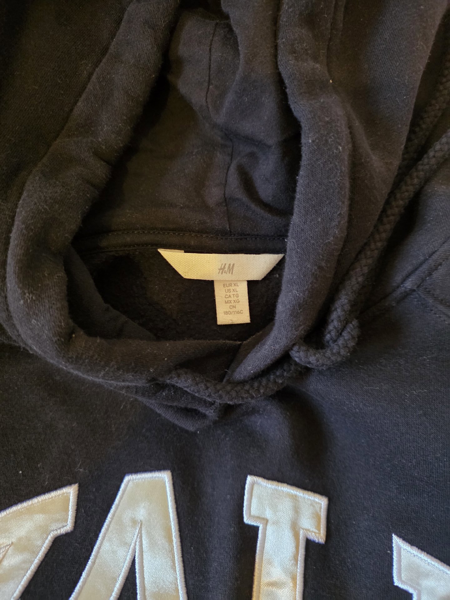 H&M Ladies Black Yale University Hoodie Sweatshirt size XL, H&M, XL, Like New condition — preloved on SilentSale®