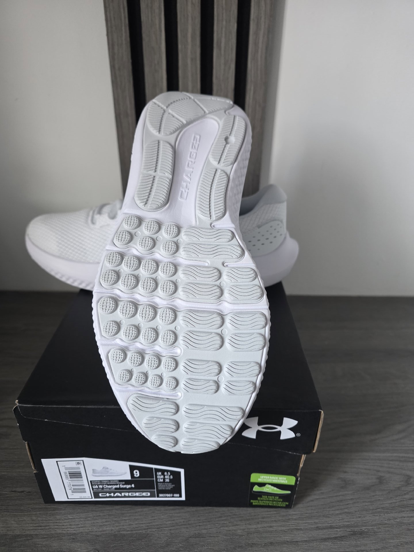 Under Armour White Charged Surge 4 Trainers – UK 6.5, Under Armour, 6.5, New condition — preloved on SilentSale®