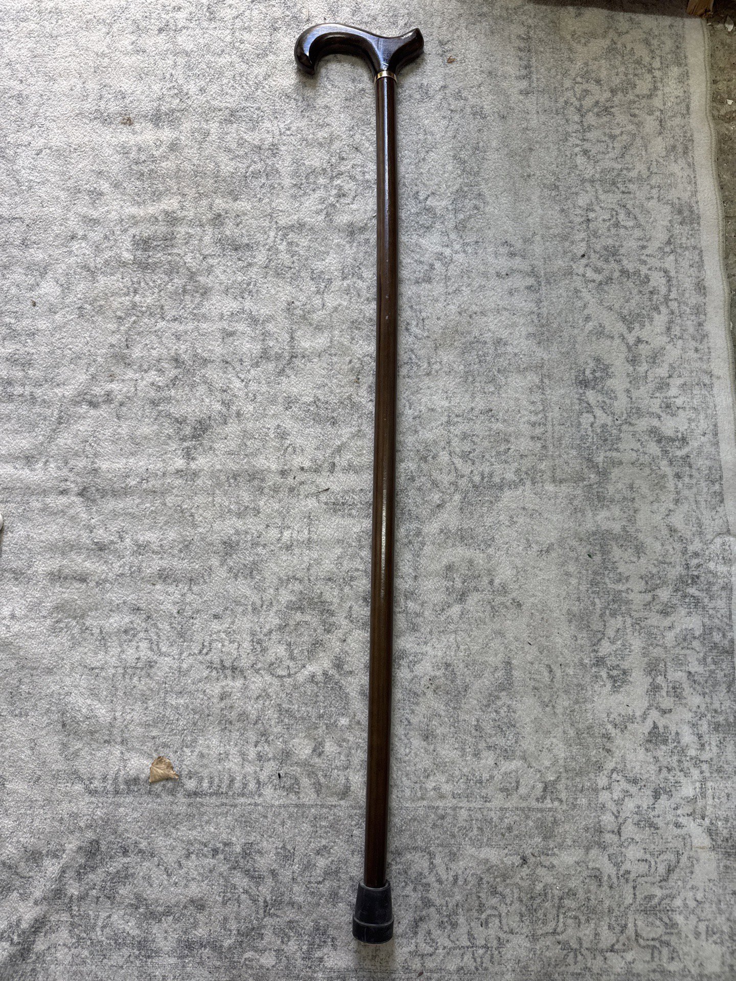 Wooden Walking Cane with Curved Handle, Unbranded, One Size, Excellent condition — preloved on SilentSale®
