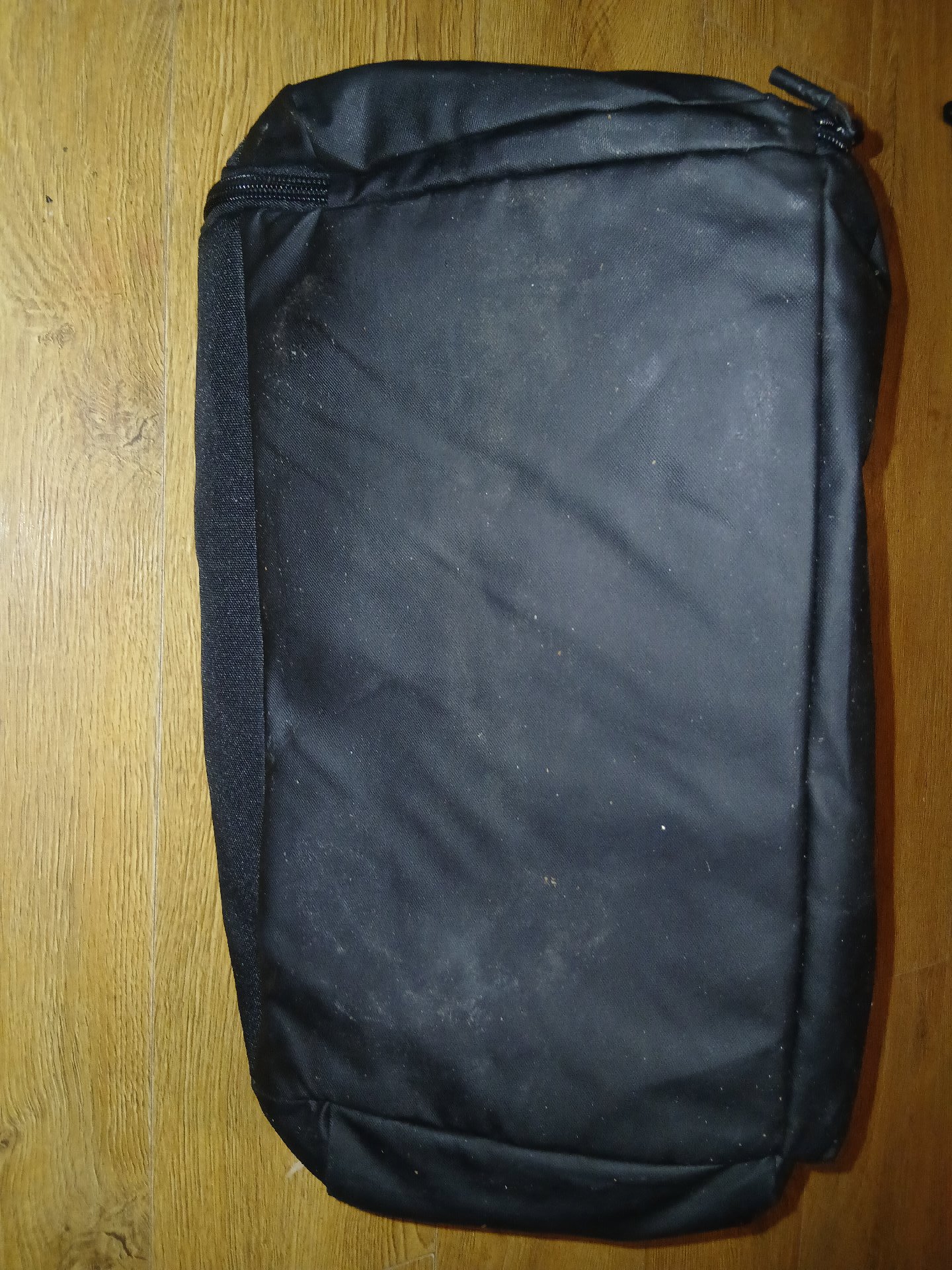 Jordan Black Sports Gym Bag with Red Logo, Jordan, One Size, Excellent condition — preloved on SilentSale®