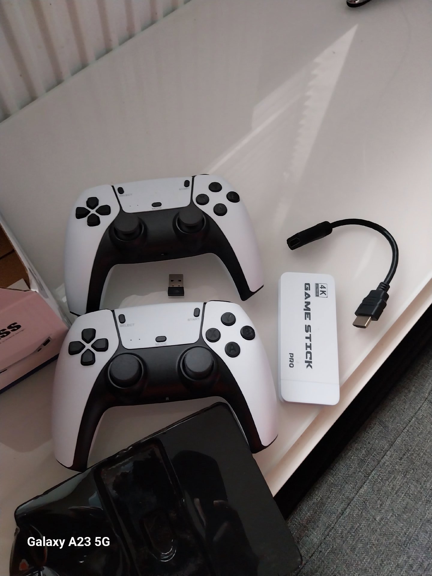 Wireless game pad and console with 20000 Games, Sjgam, One Size, New condition — preloved on SilentSale®
