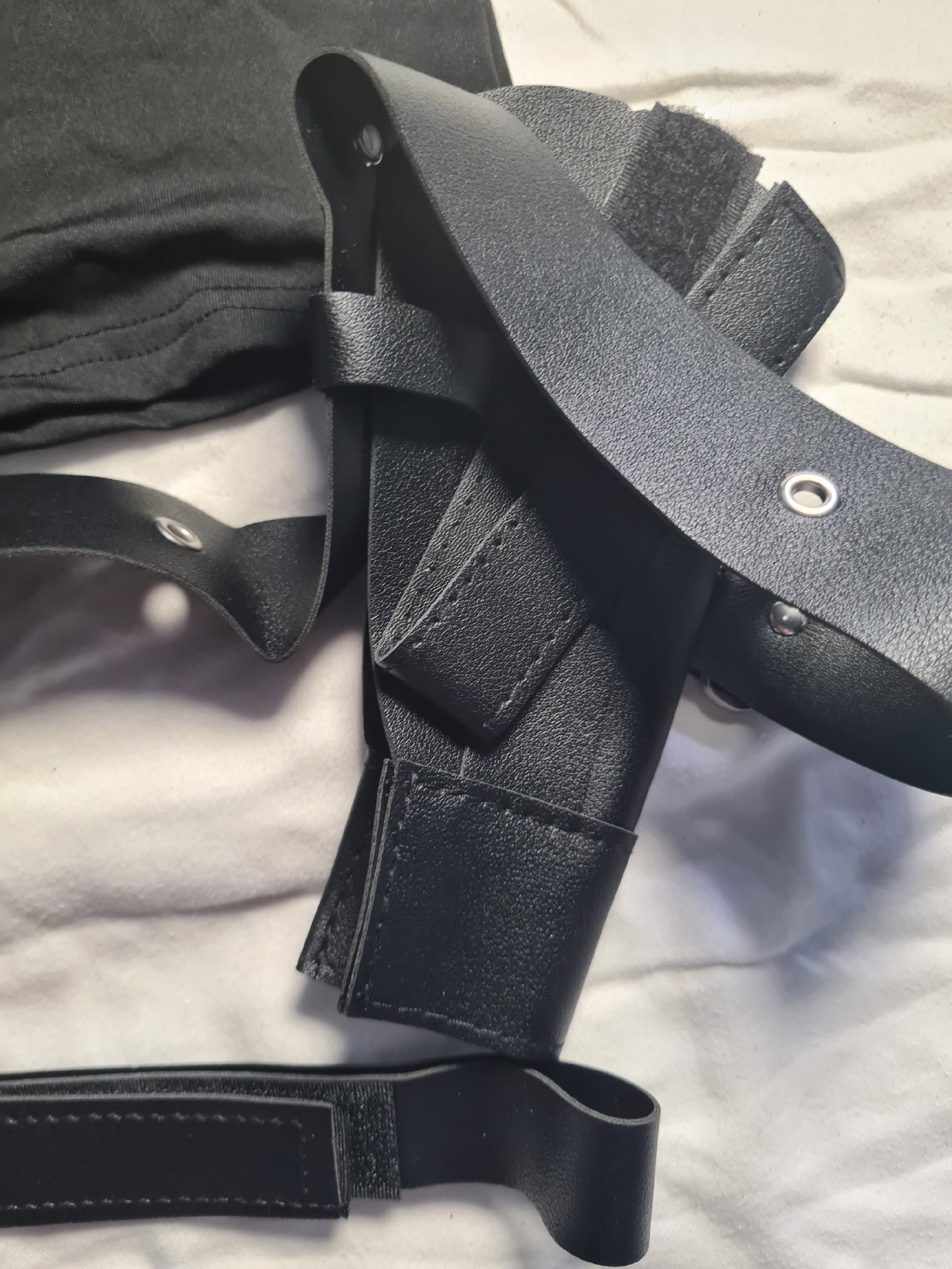Black Sleeveless Crop Top with Studded Gloves and Harness Belt, Other, 10, New condition — preloved on SilentSale®