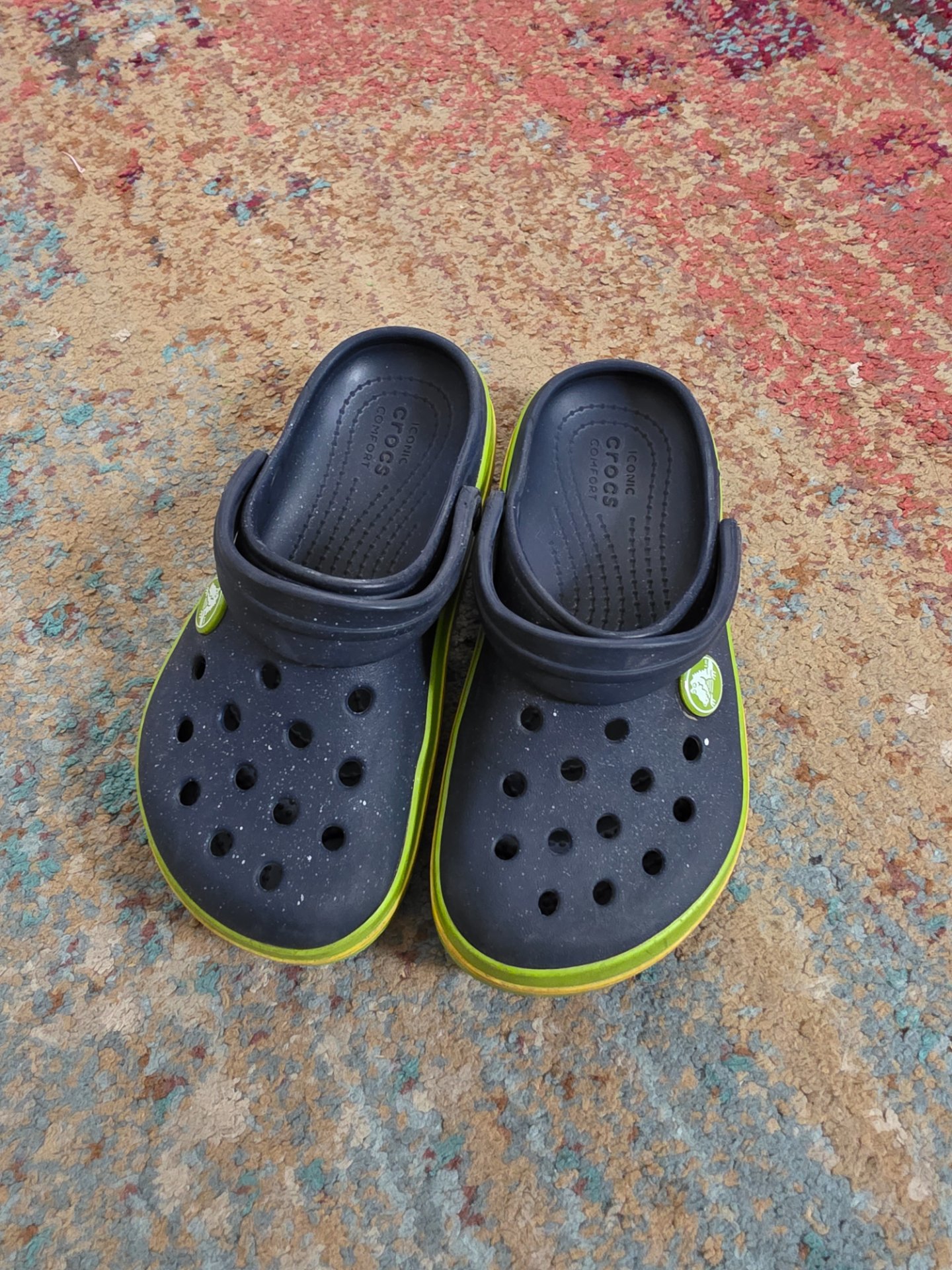 Crocs navy and Green Crocs, Crocs, 11, Good condition — preloved on SilentSale®