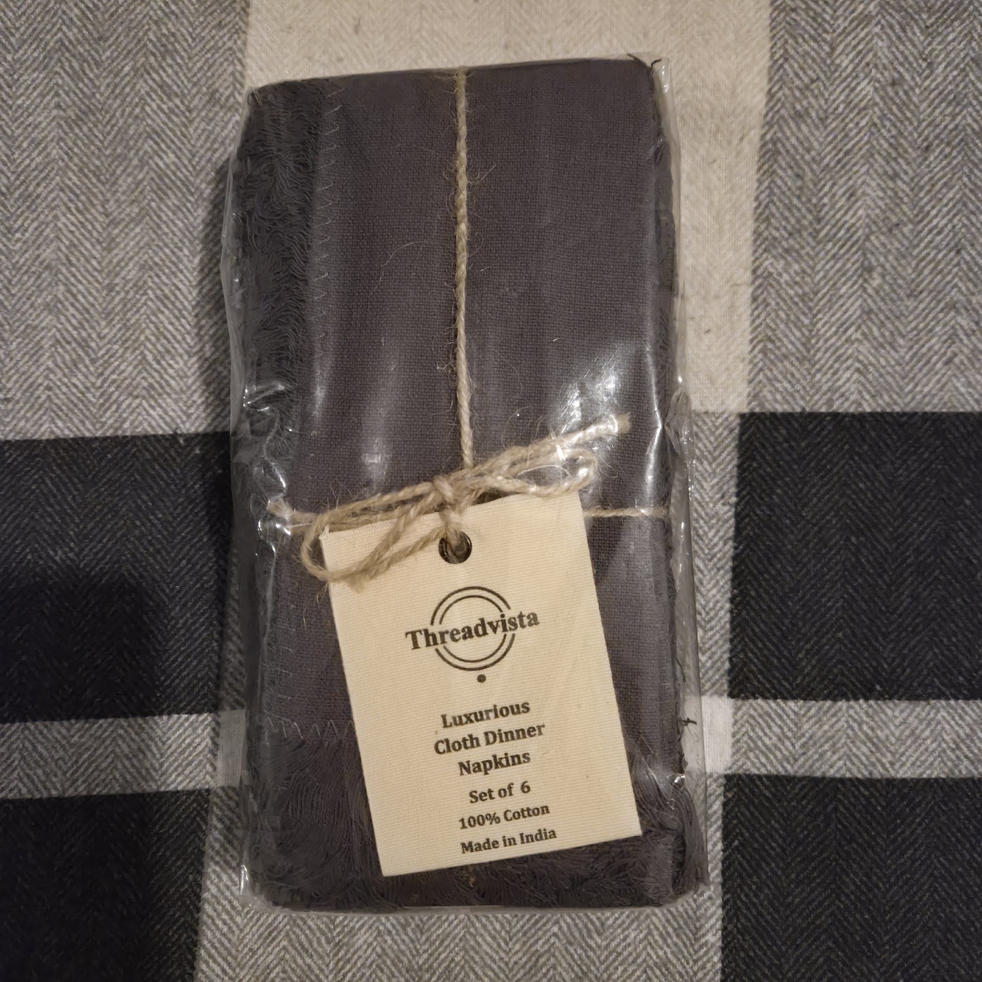 Threadvista Luxurious Cloth Dinner Napkins Set of 6, Threadvista, Medium, New condition — preloved on SilentSale®