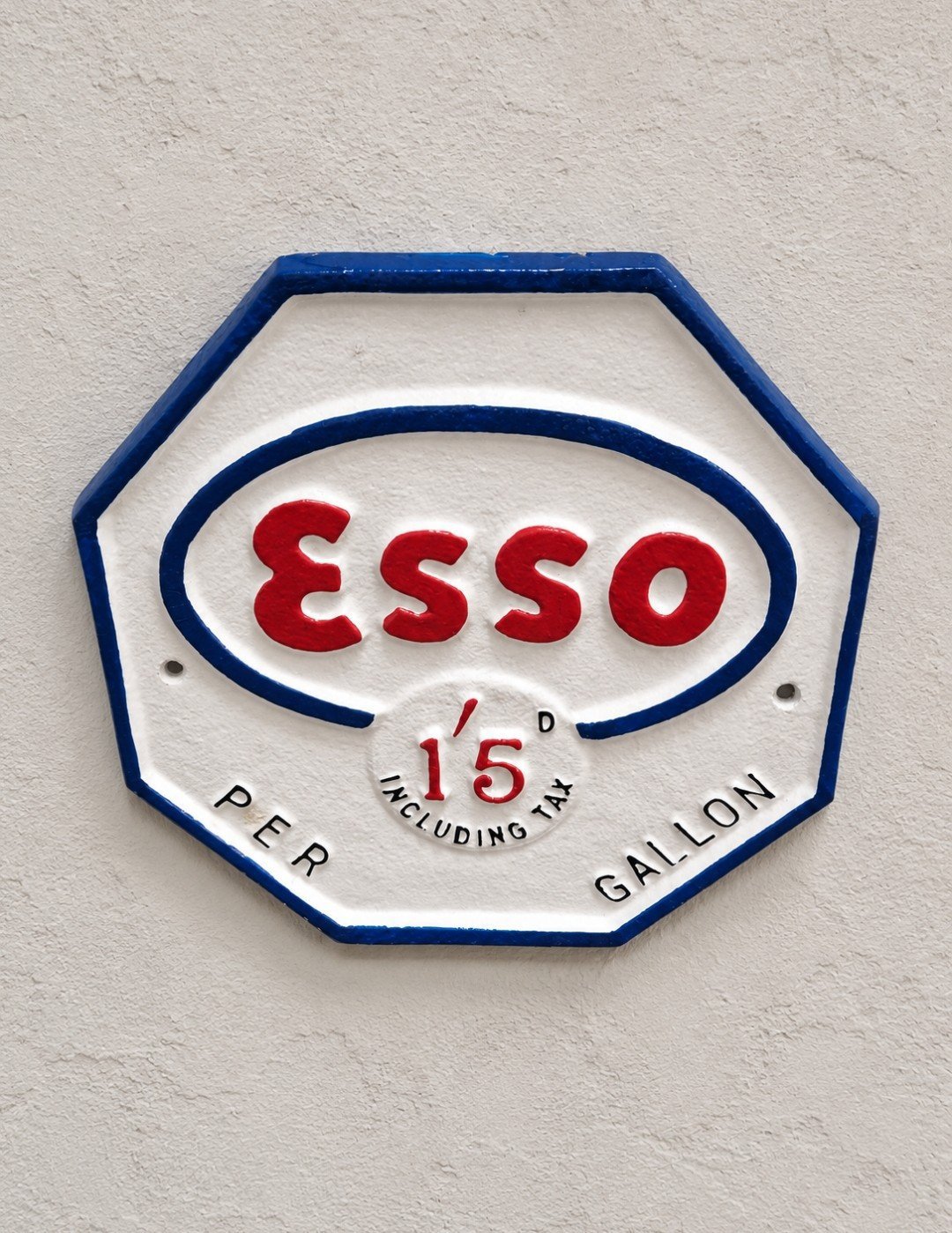 New Cast Aluminium Esso Octagon Retro Wall Sign Man Cave Garage Gift, Esso, One Size, New condition — preloved on SilentSale®