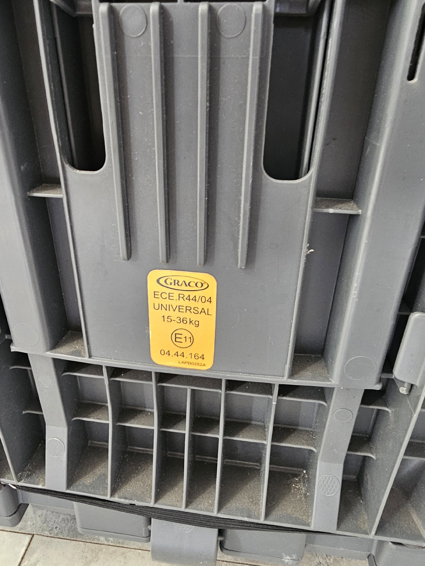 Graco Child Car Booster Seat Black and Grey 15-36kg, Graco, One Size, Excellent condition — preloved on SilentSale®
