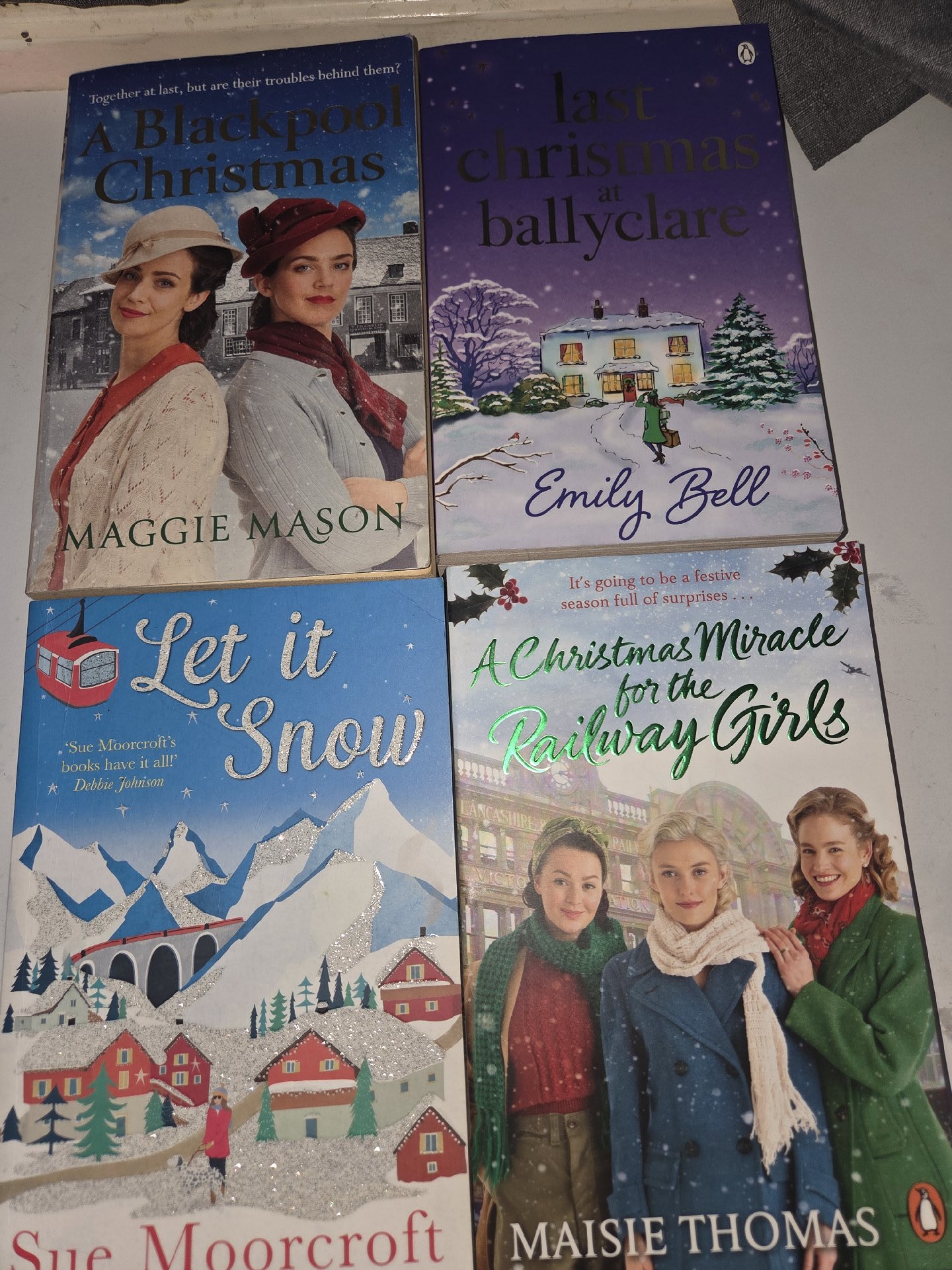Set of 9 Christmas Themed Paperback Books, Unbranded, One Size, Good condition — preloved on SilentSale®