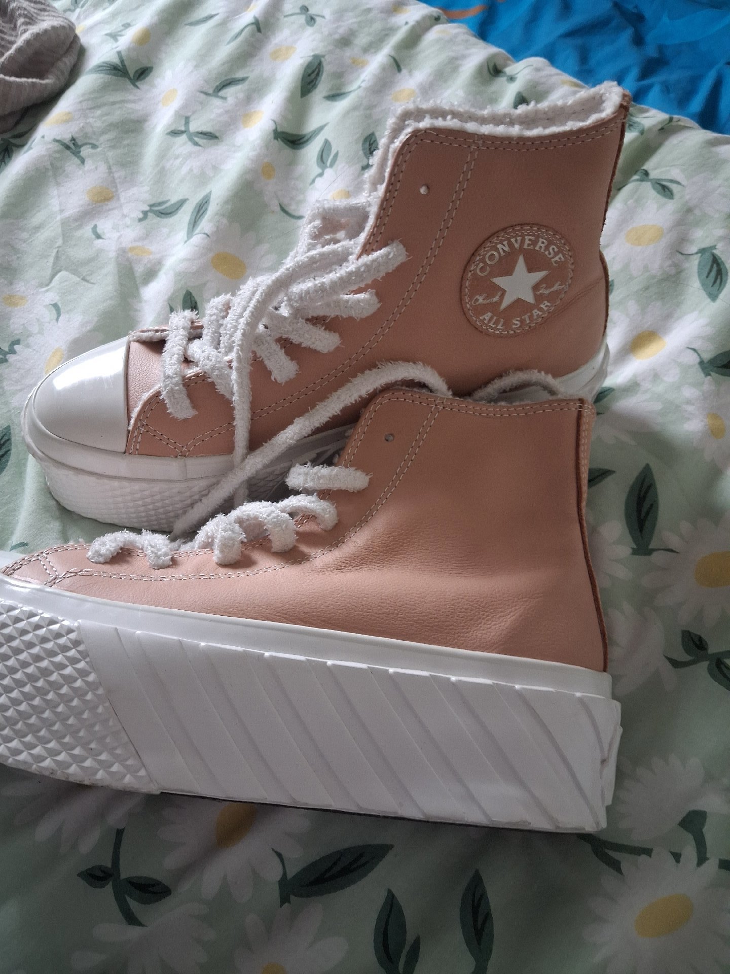 Pink High Top Canvas converse  Trainers with Fleece Lining, Converse, 5, Excellent condition — preloved on SilentSale®
