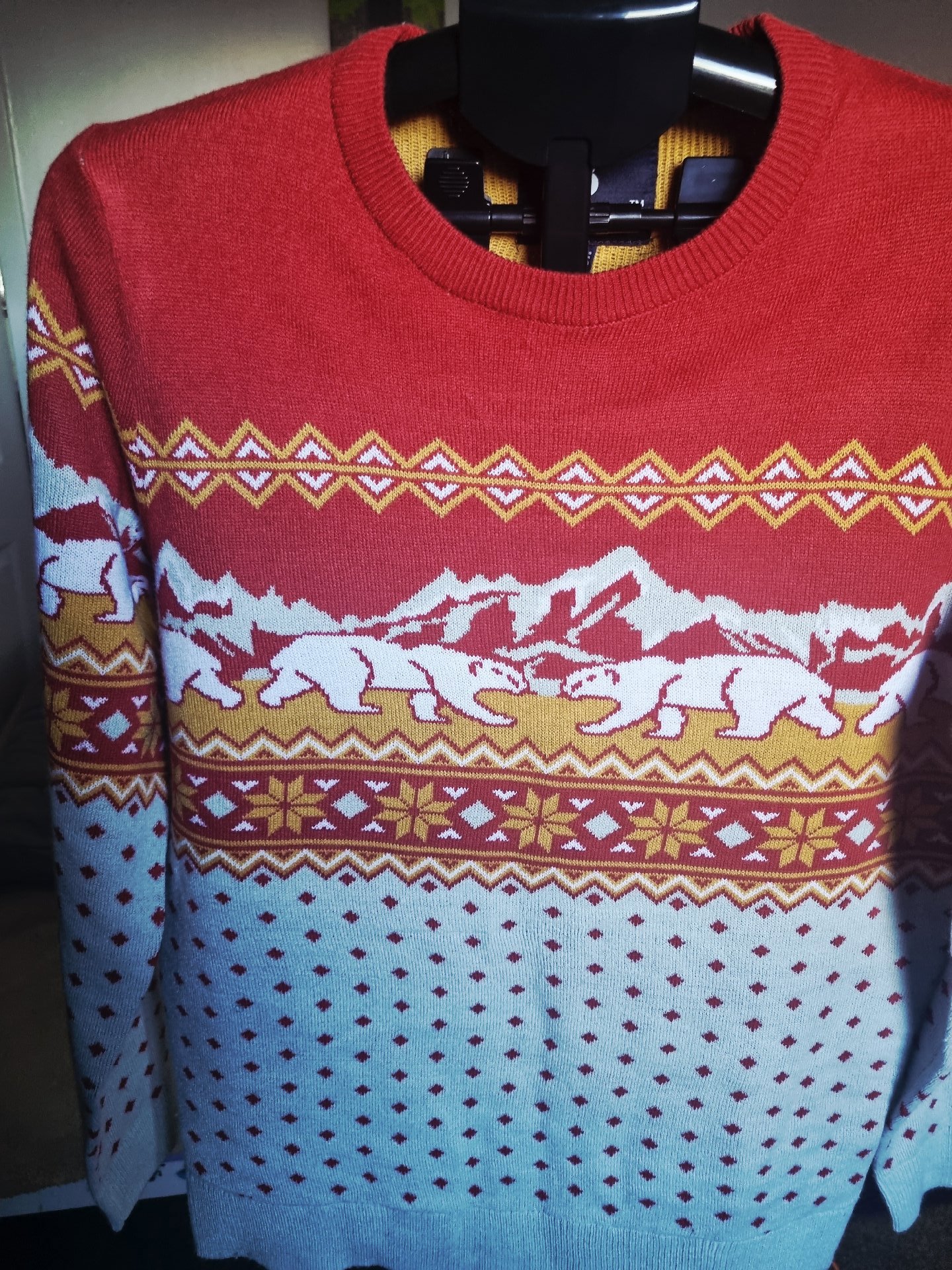 Paramour Red Patterned V-Neck Jumper – Size M, Paramour, M, Excellent condition — preloved on SilentSale®